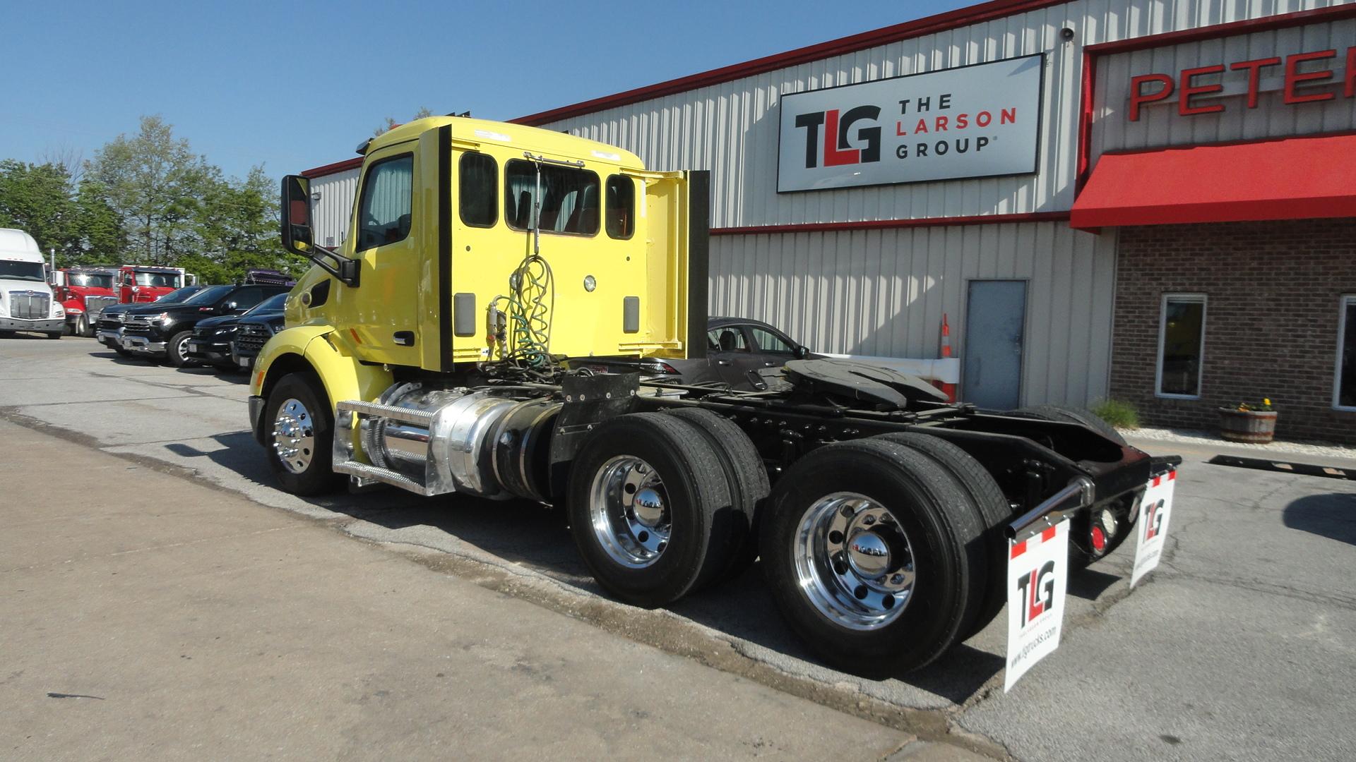 2017 Peterbilt 579 in Sikeston, MO — photo 4