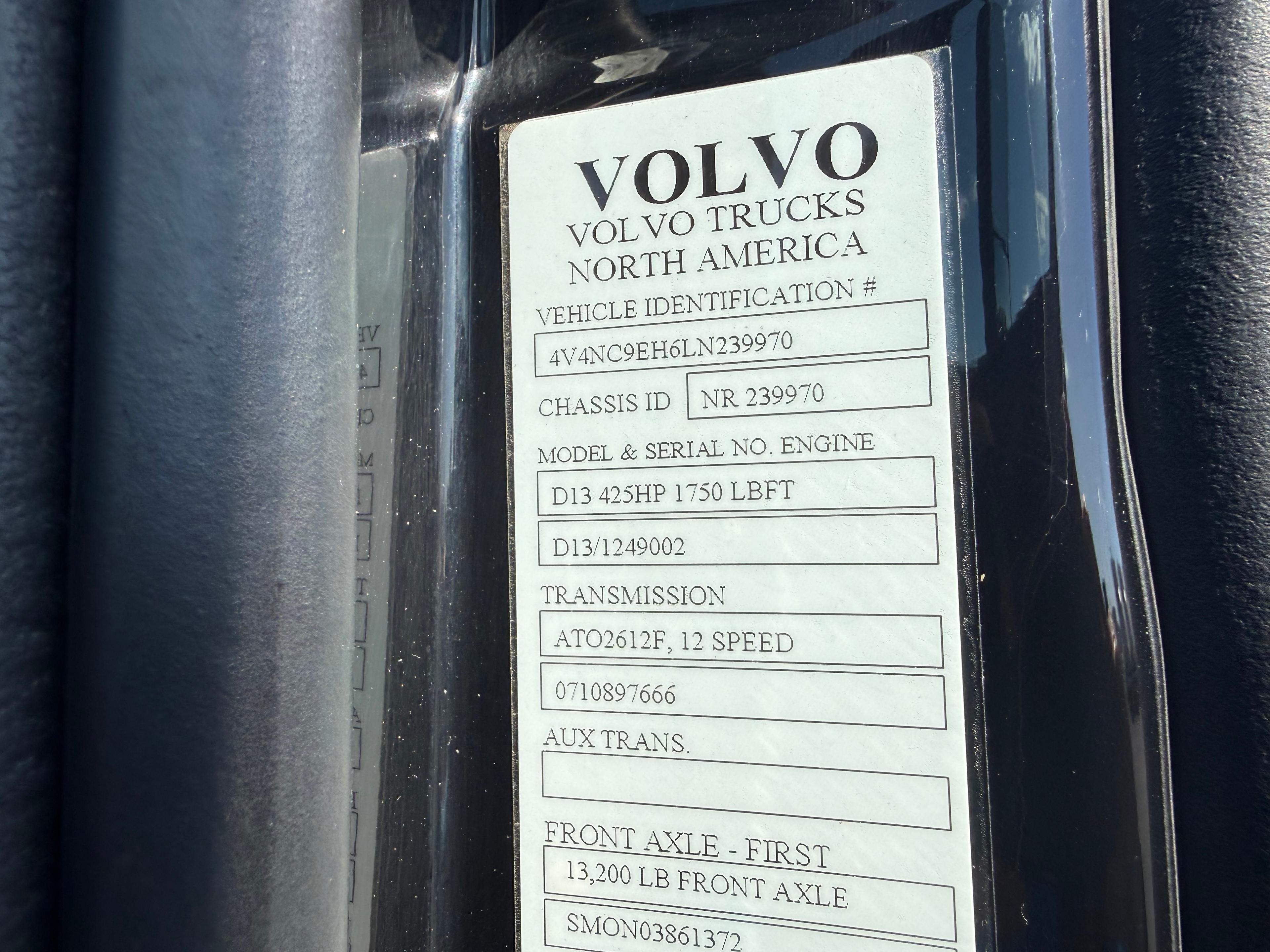 2020 Volvo VNL 860 in Cincinnati, OH — photo 14