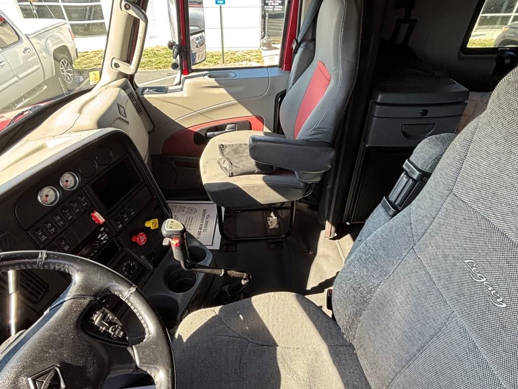 2015 International LT in Springfield, MO — photo 14