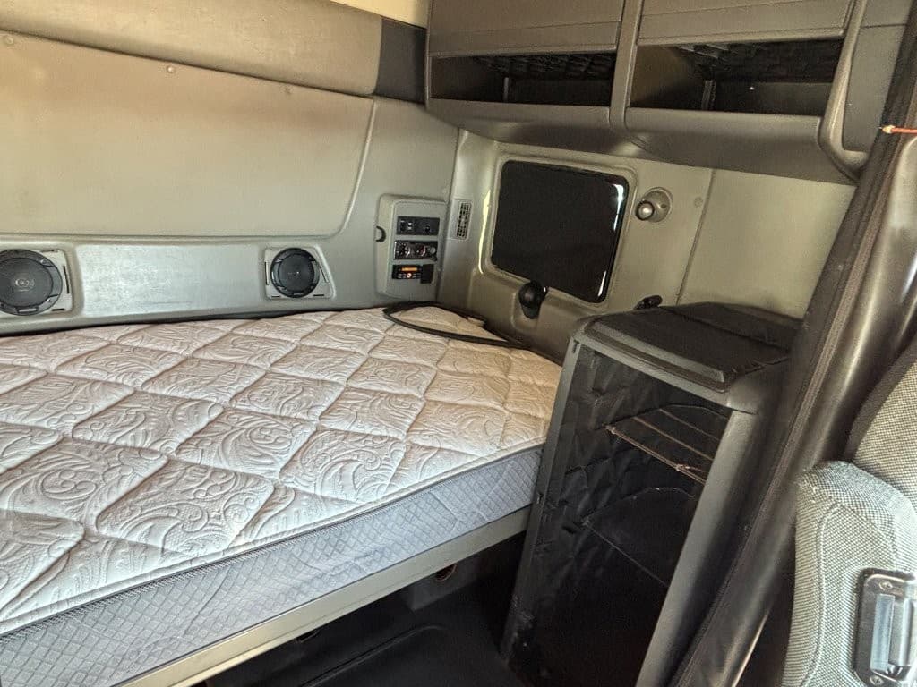 2015 International LT in Springfield, MO — photo 15