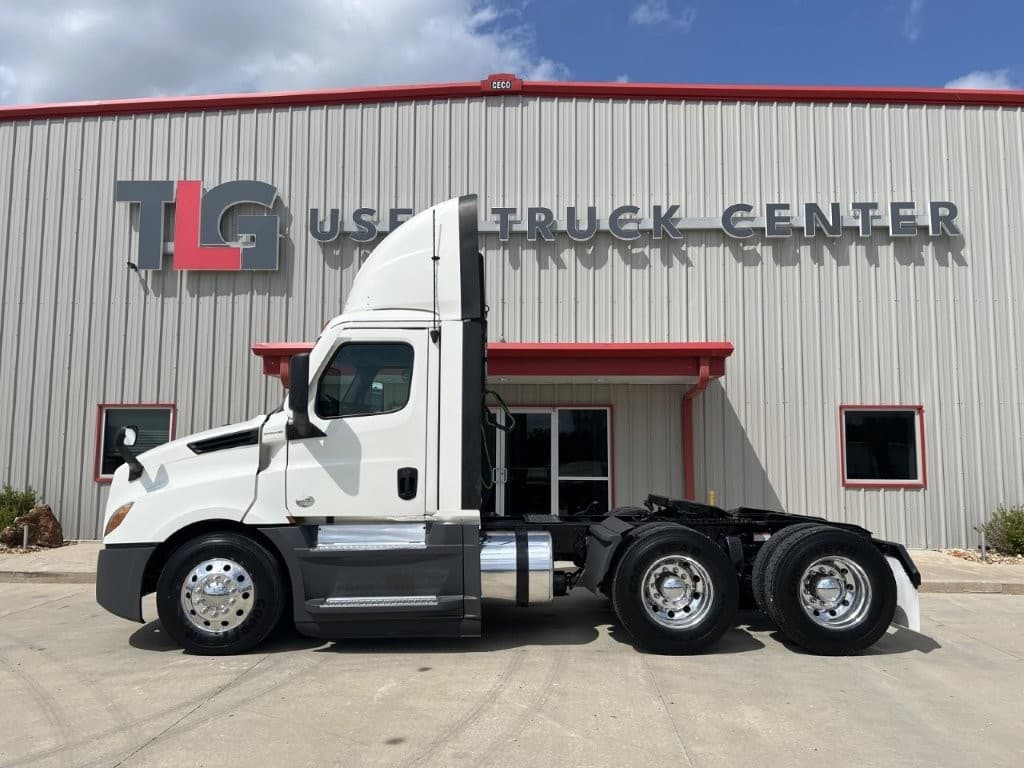 2021 Freightliner Cascadia in Springfield, MO — photo 6