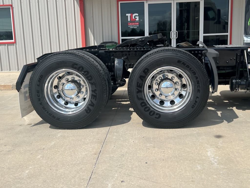 2021 Freightliner Cascadia in Springfield, MO — photo 7