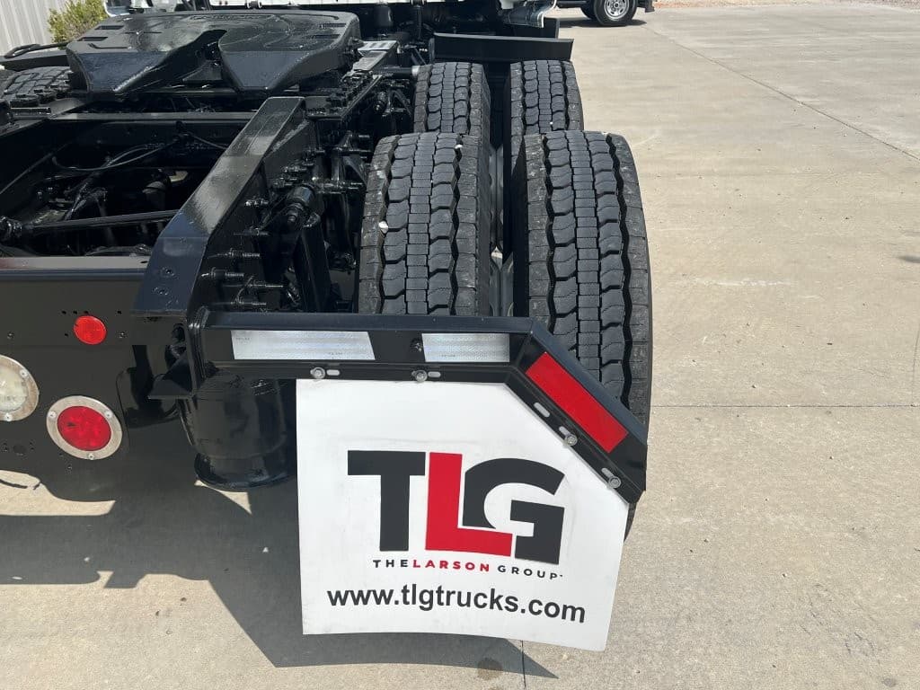 2021 Freightliner Cascadia in Springfield, MO — photo 8