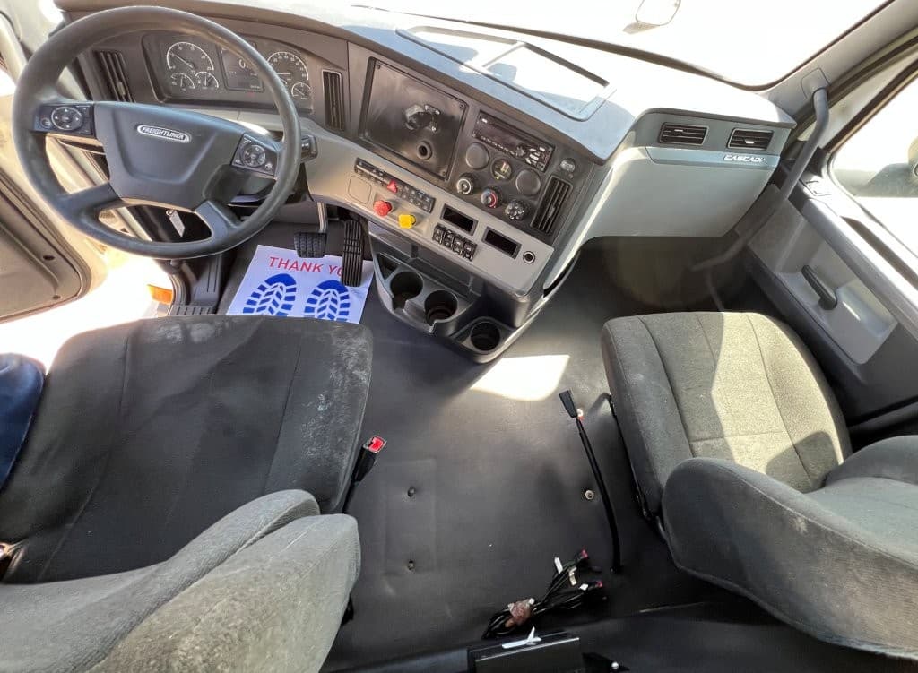 2021 Freightliner Cascadia in Springfield, MO — photo 13