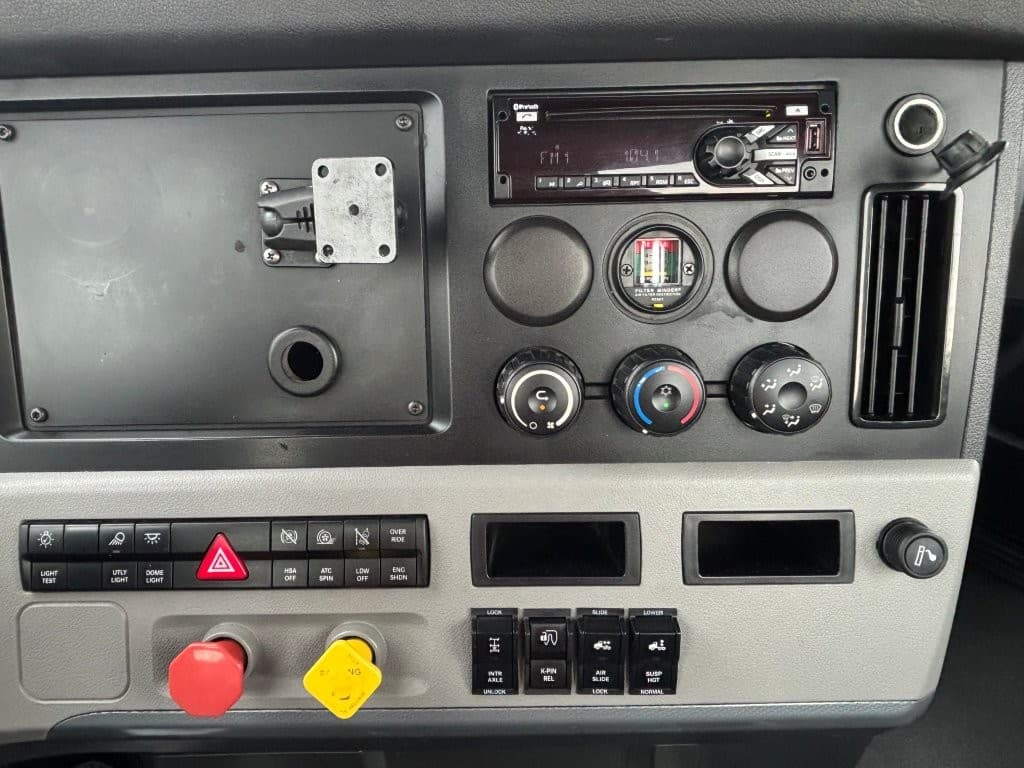 2021 Freightliner Cascadia in Springfield, MO — photo 15