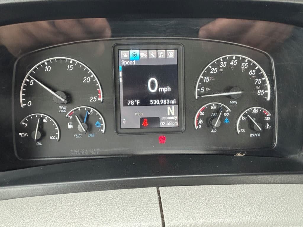 2021 Freightliner Cascadia in Springfield, MO — photo 16