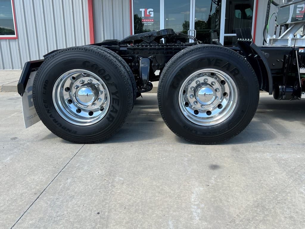 2021 Freightliner Cascadia in Springfield, MO — photo 7