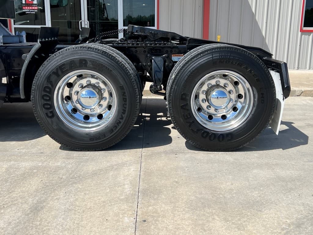 2021 Freightliner Cascadia in Springfield, MO — photo 10