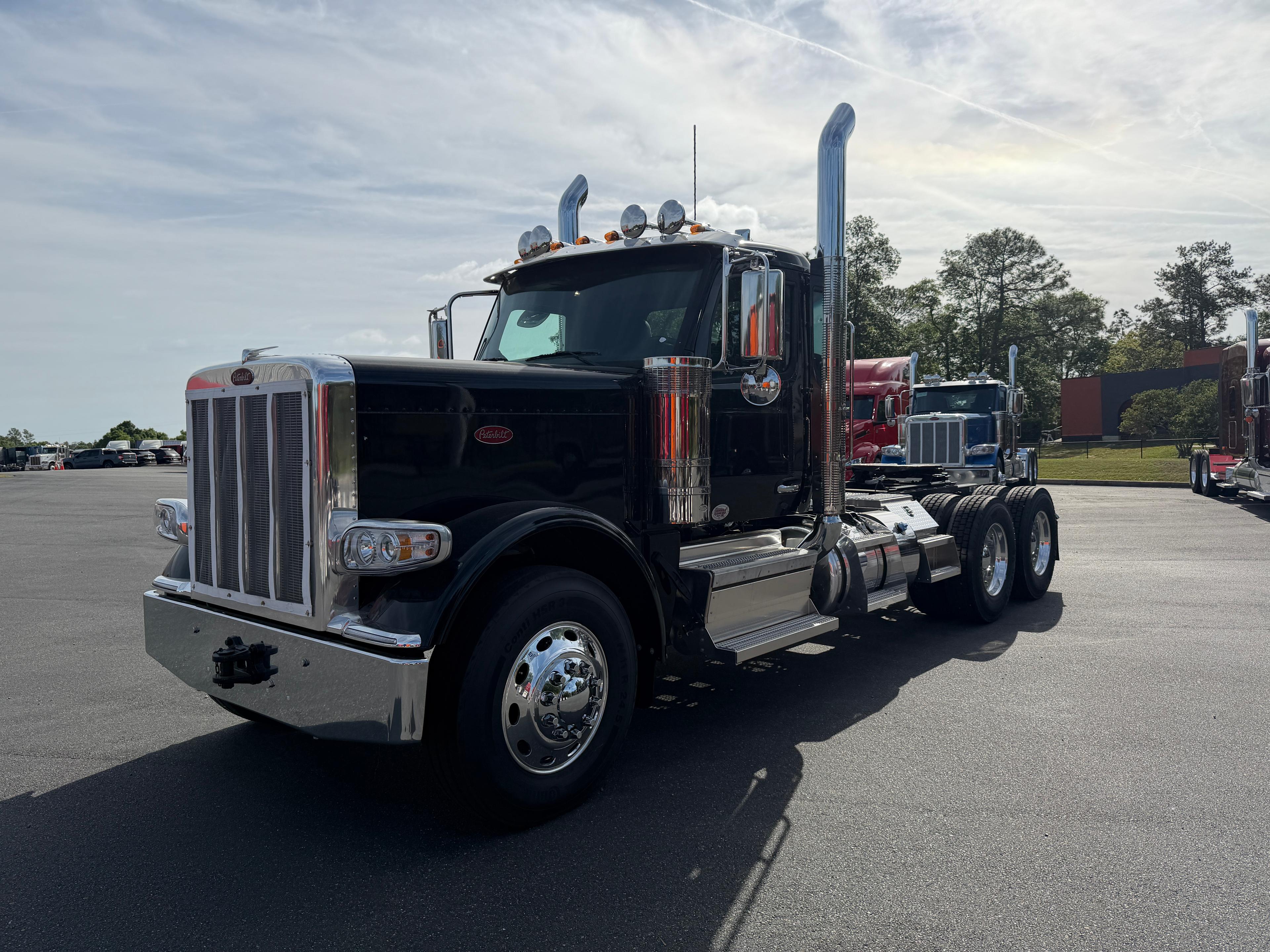 2026 Peterbilt 589