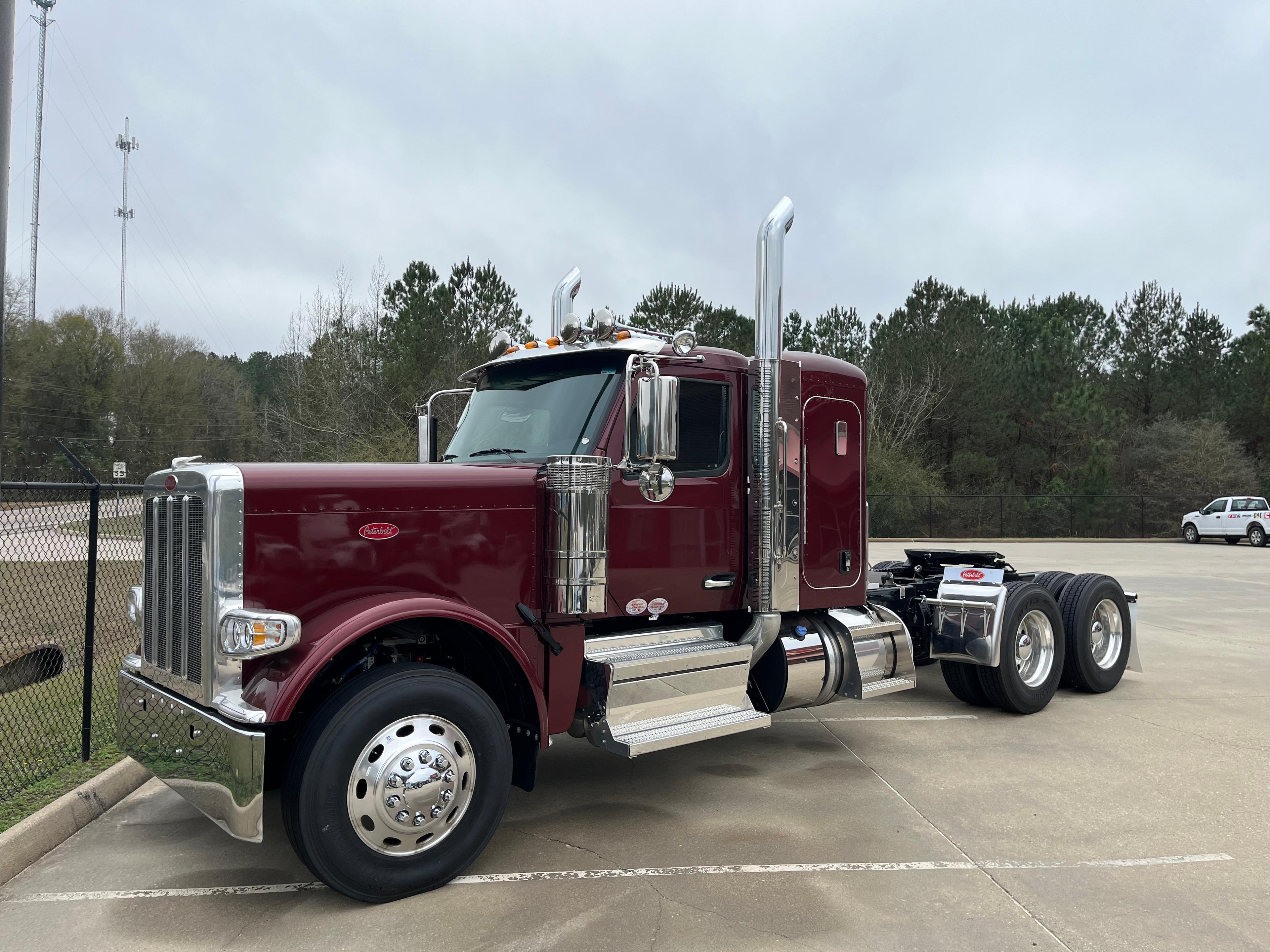 2026 Peterbilt 589