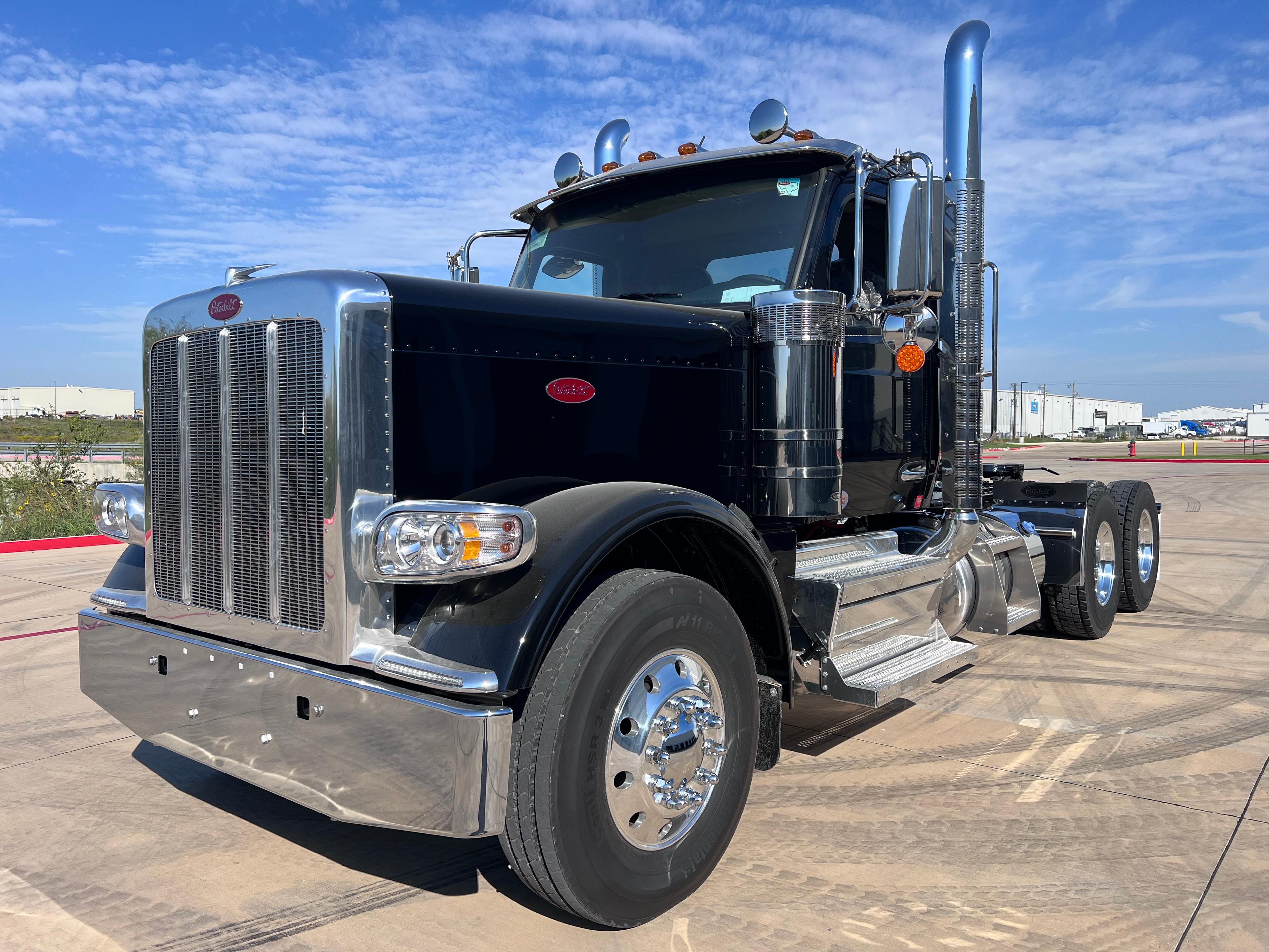 2026 Peterbilt 589