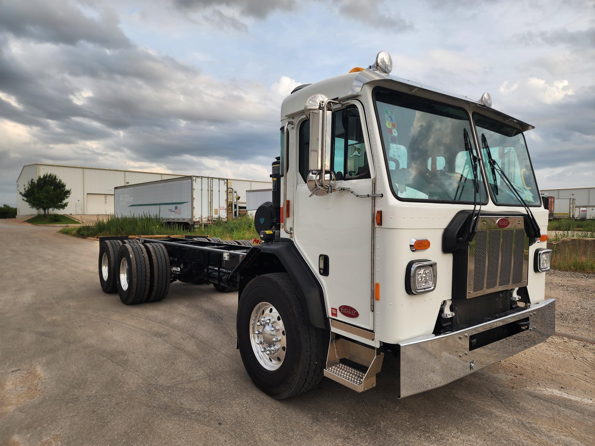 2026 Peterbilt 520