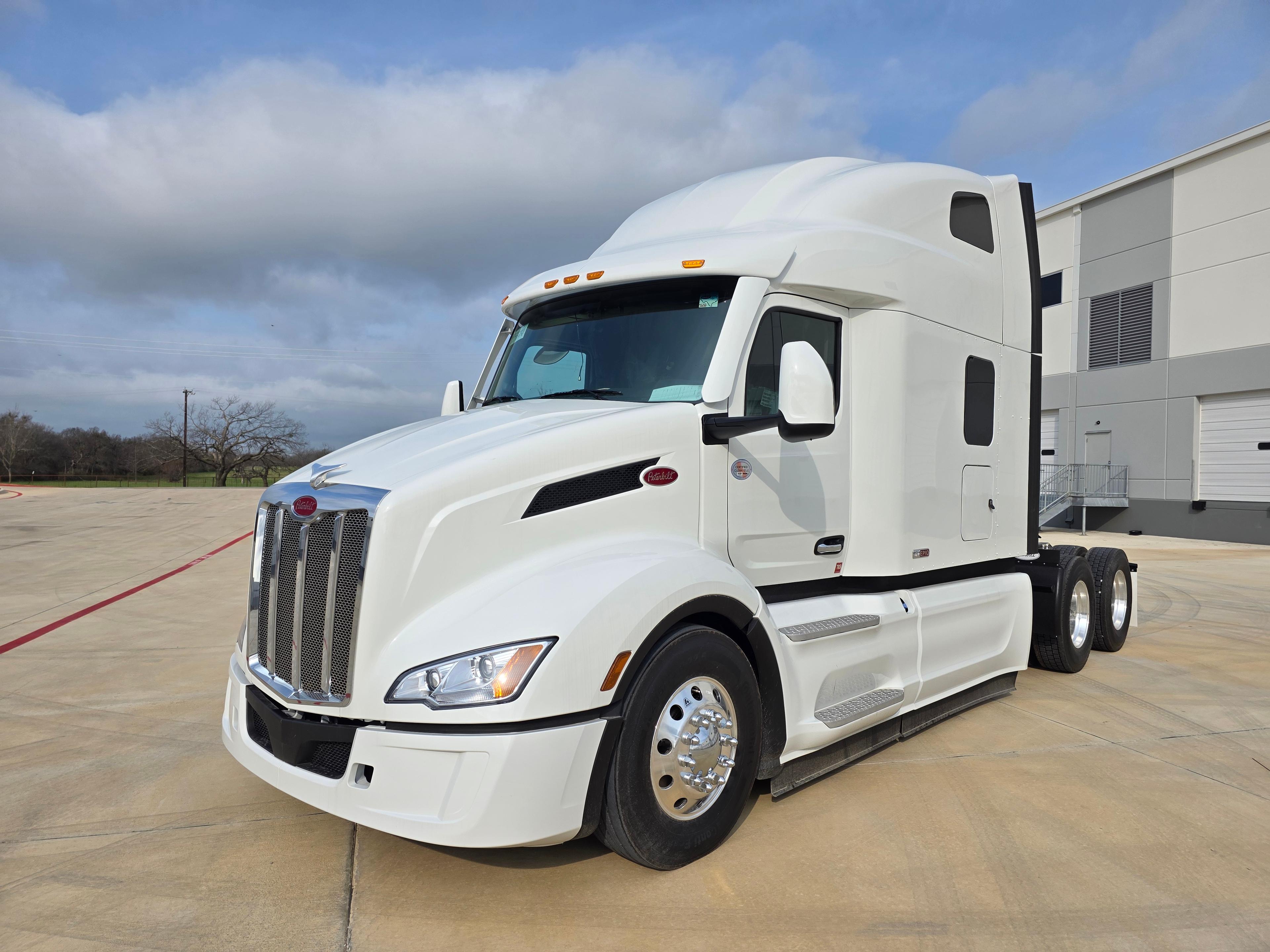 2027 Peterbilt 579