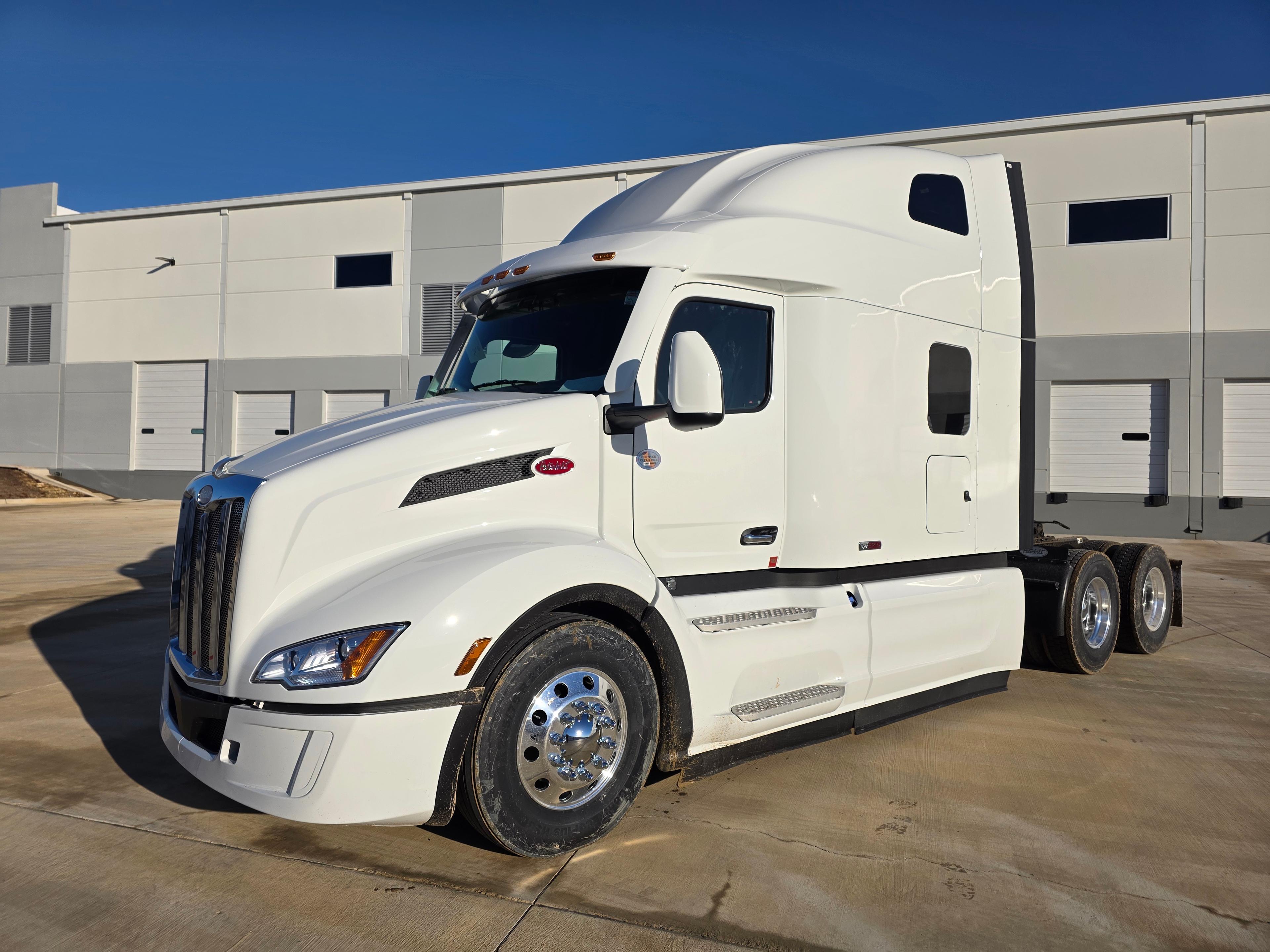 2027 Peterbilt 579