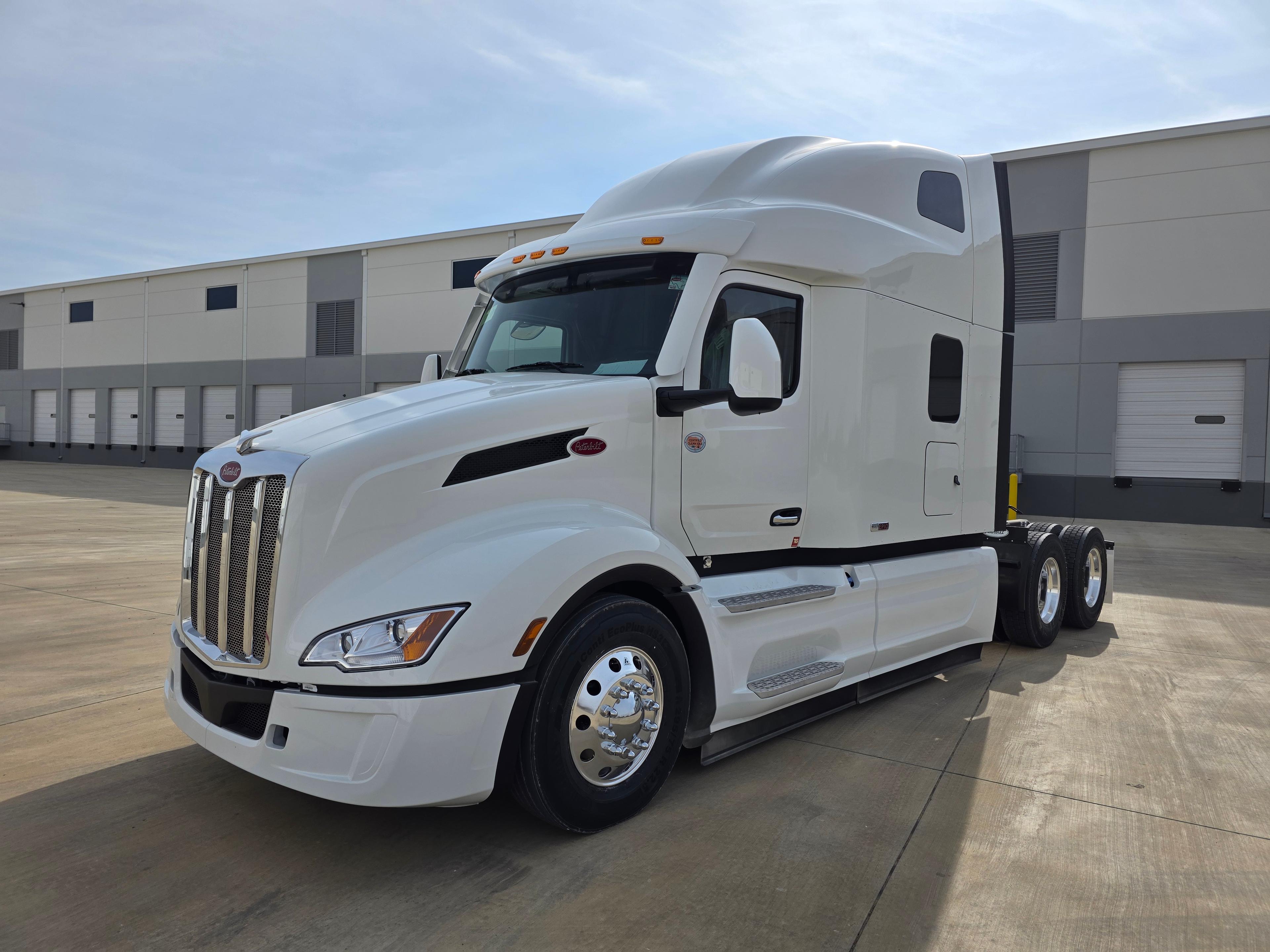 2027 Peterbilt 579