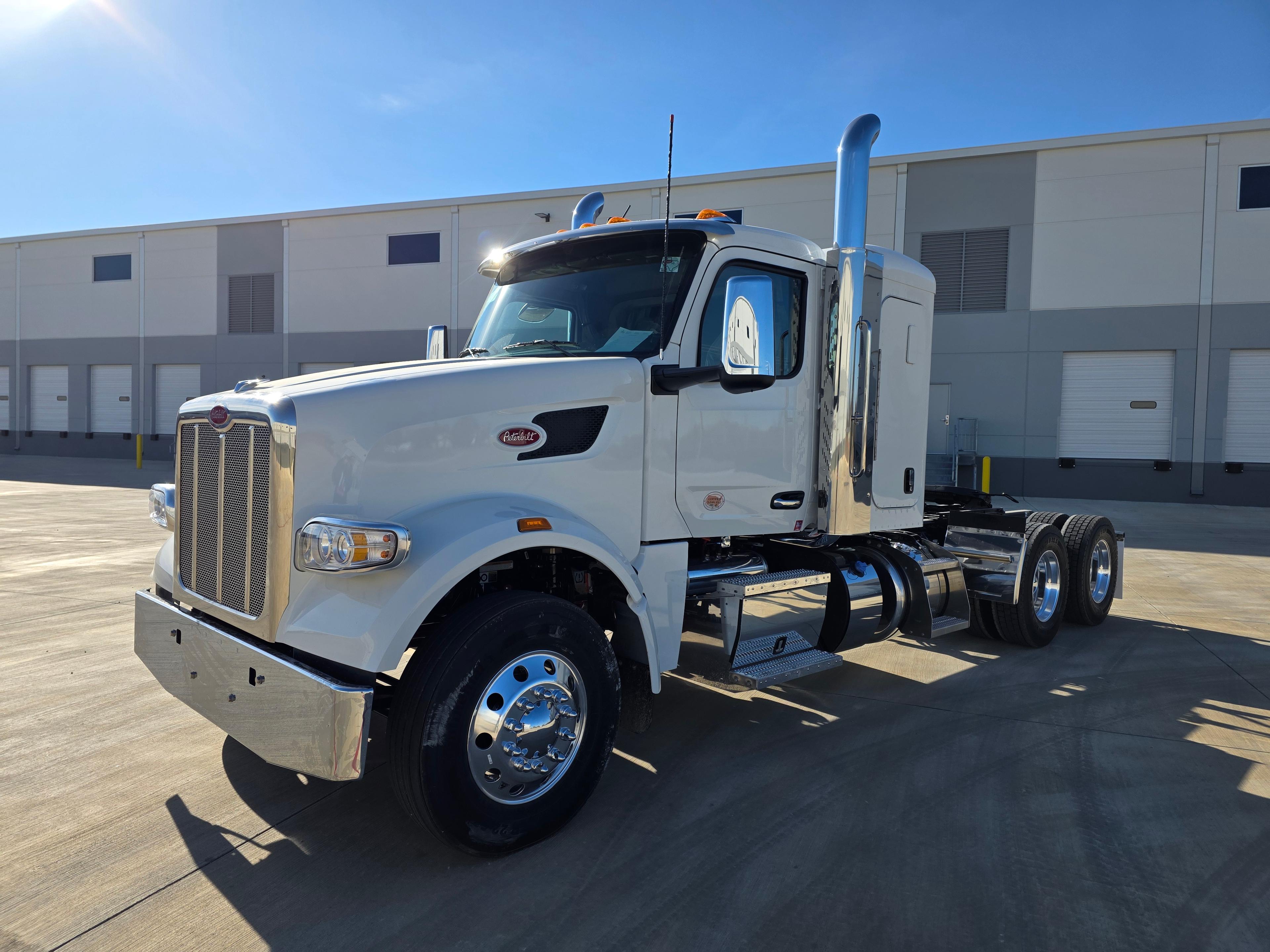 2027 Peterbilt 567