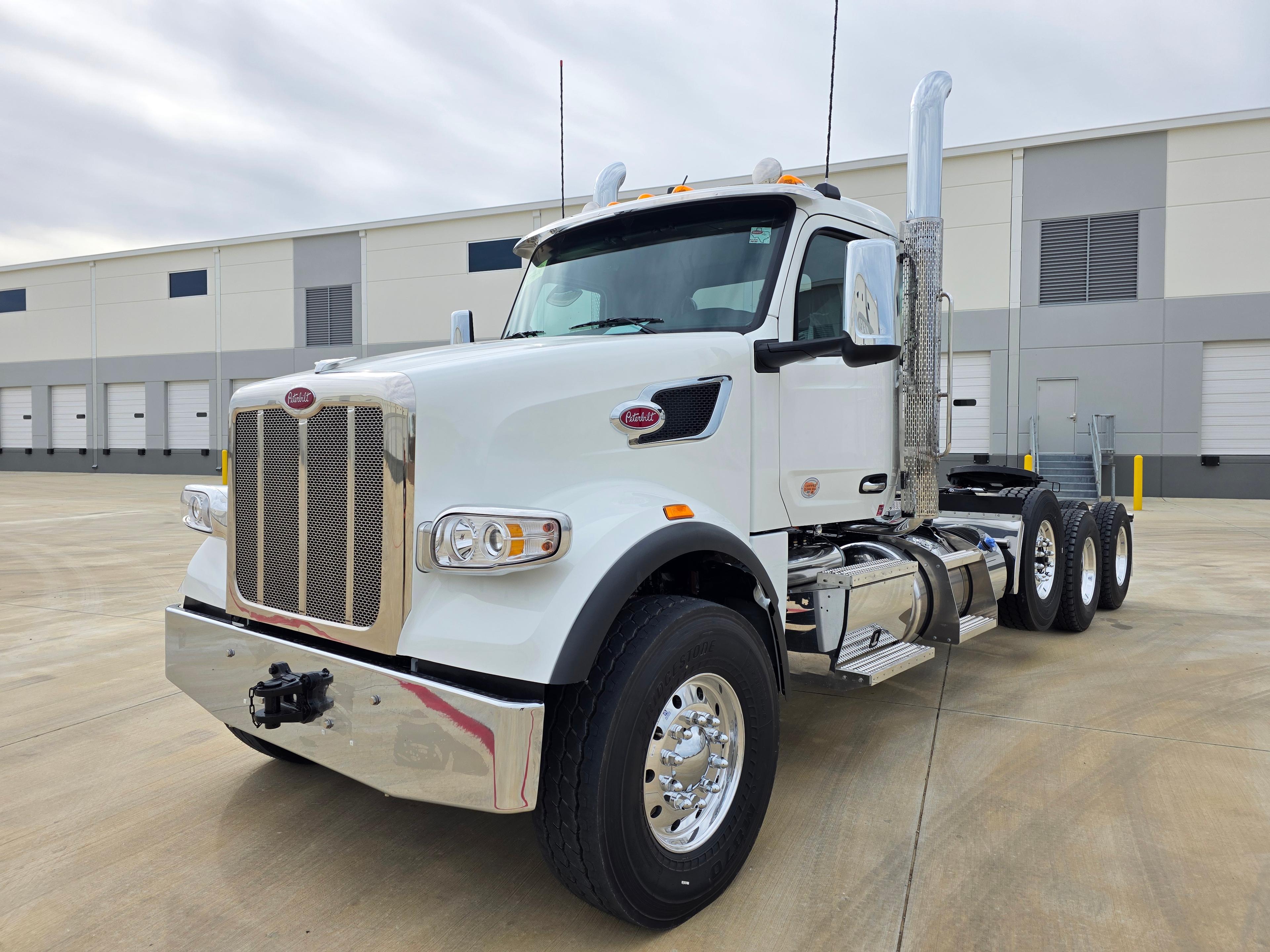 2027 Peterbilt 567