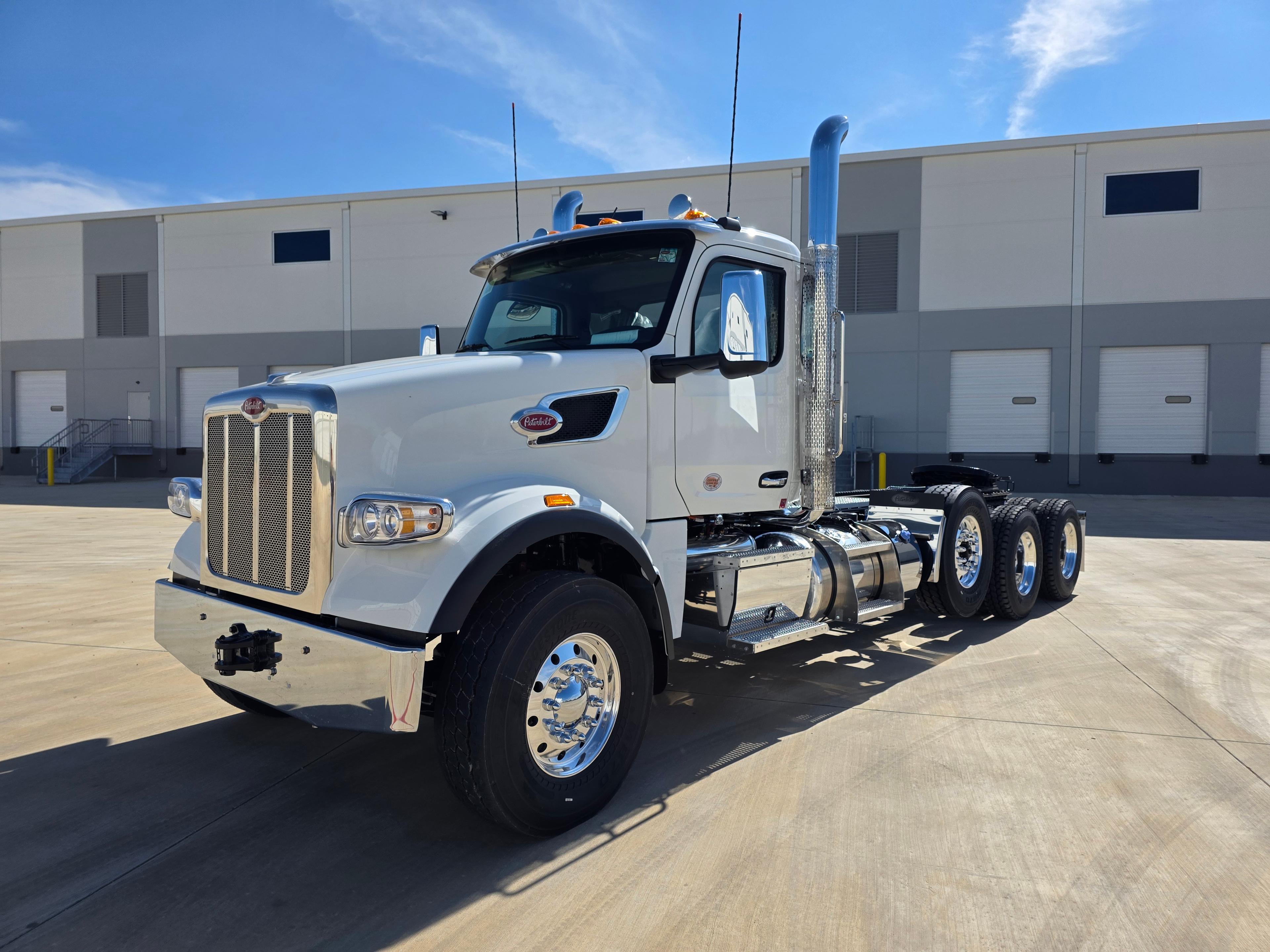 2027 Peterbilt 567