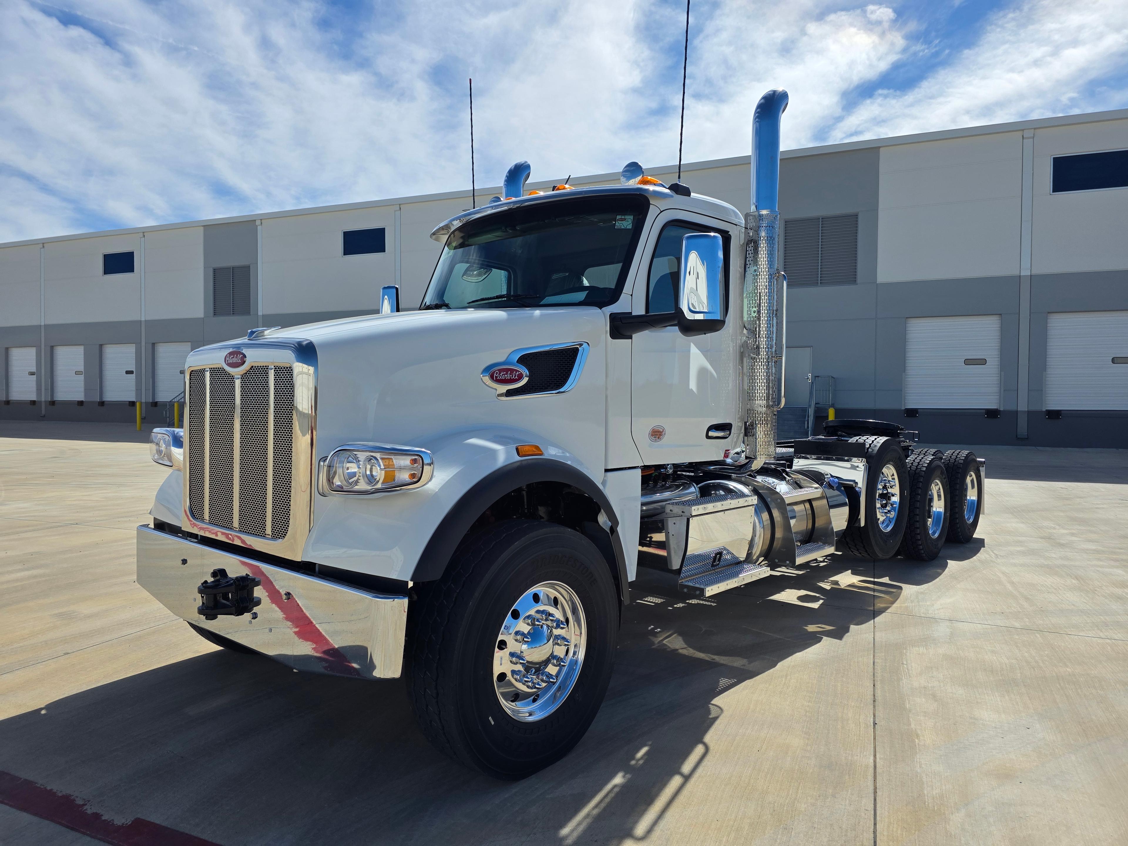 2027 Peterbilt 567