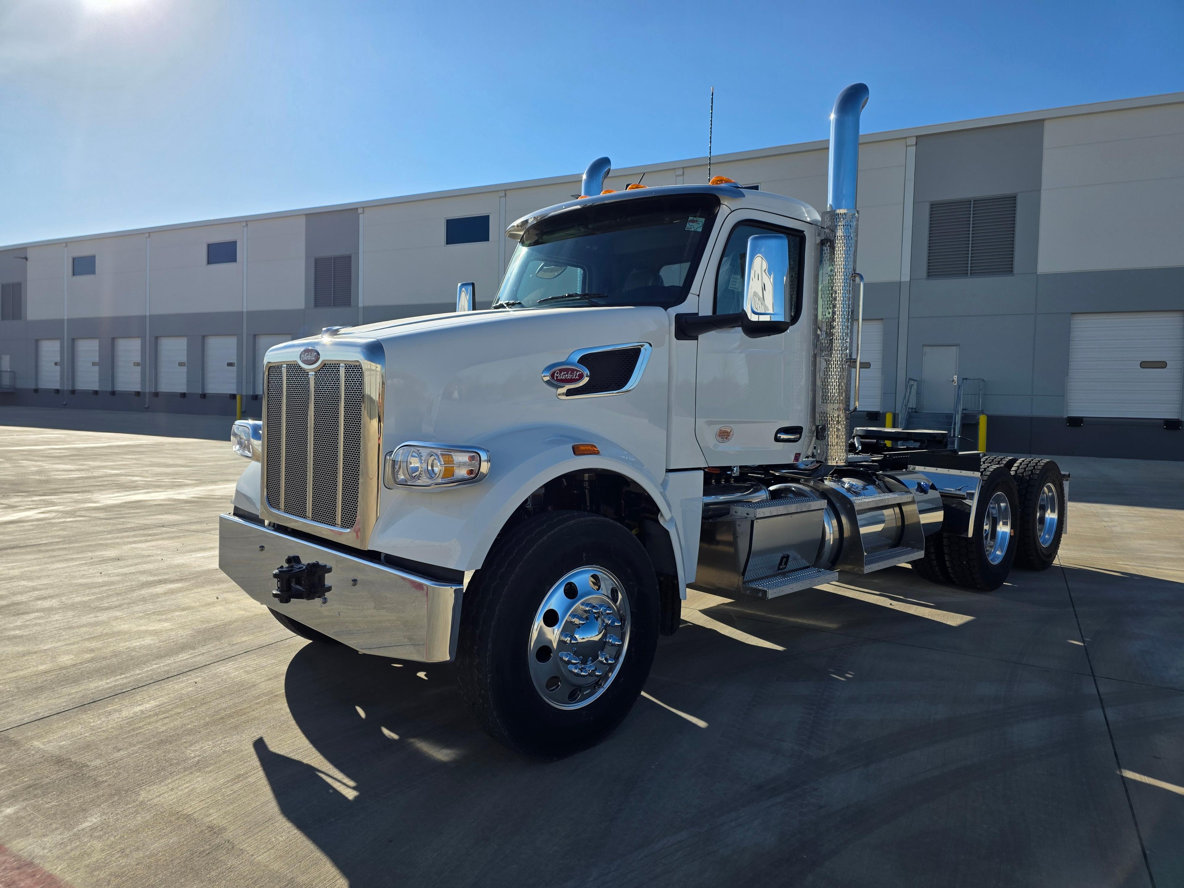2027 Peterbilt 567