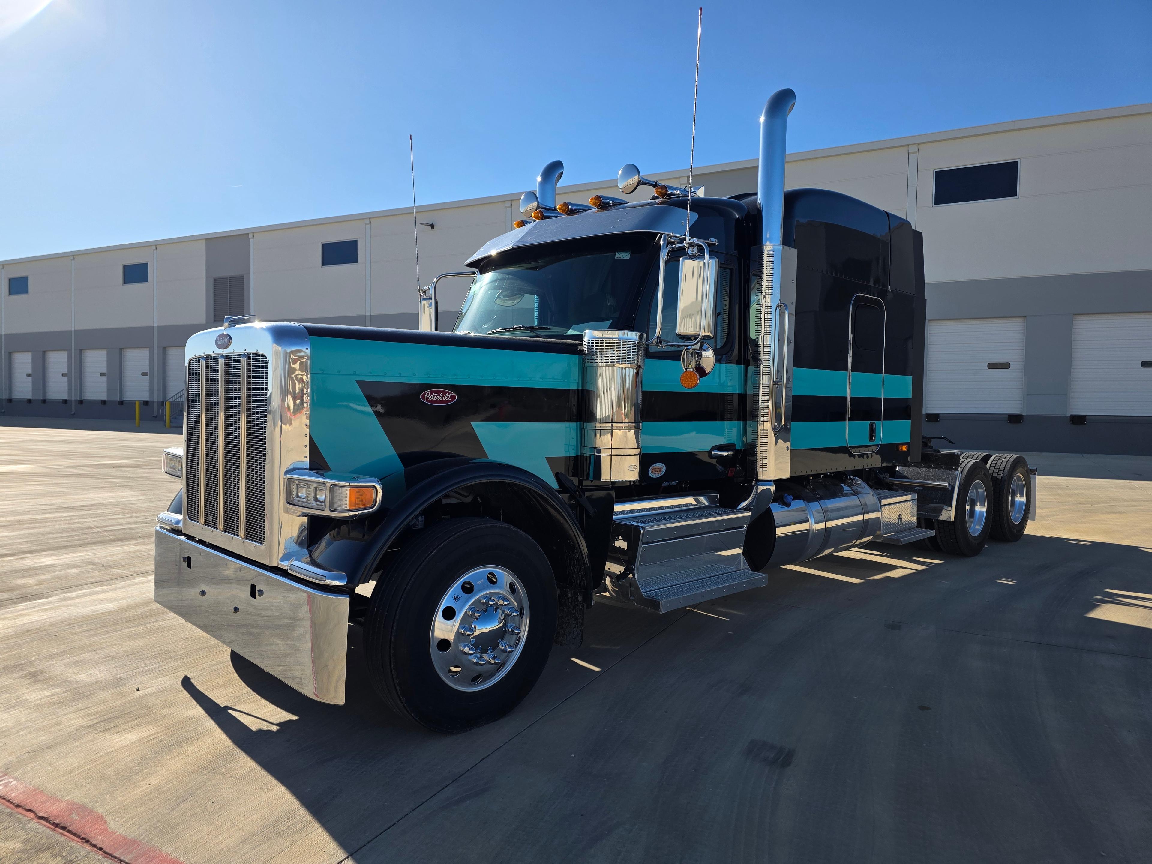 2027 Peterbilt 589