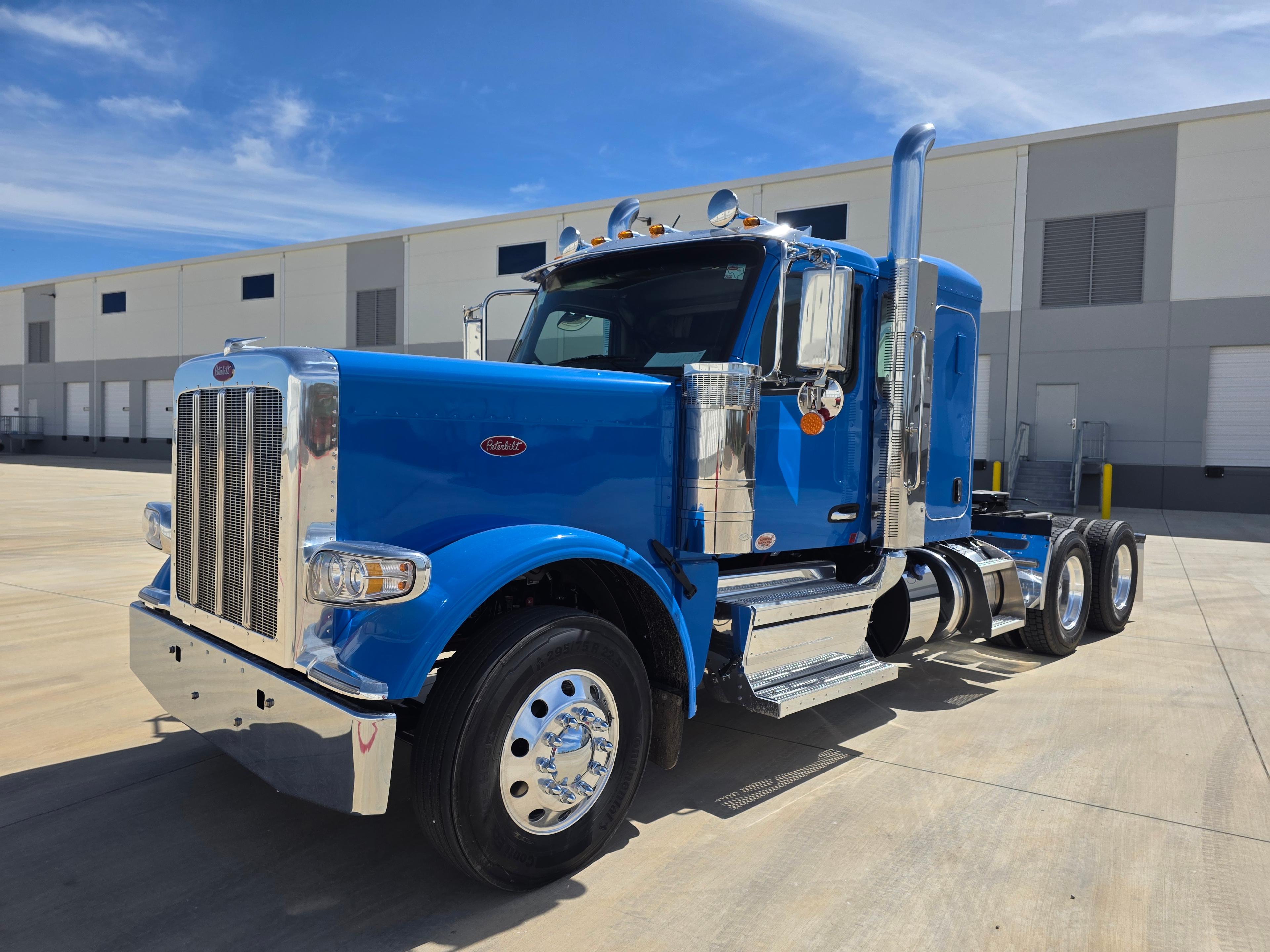 2027 Peterbilt 589