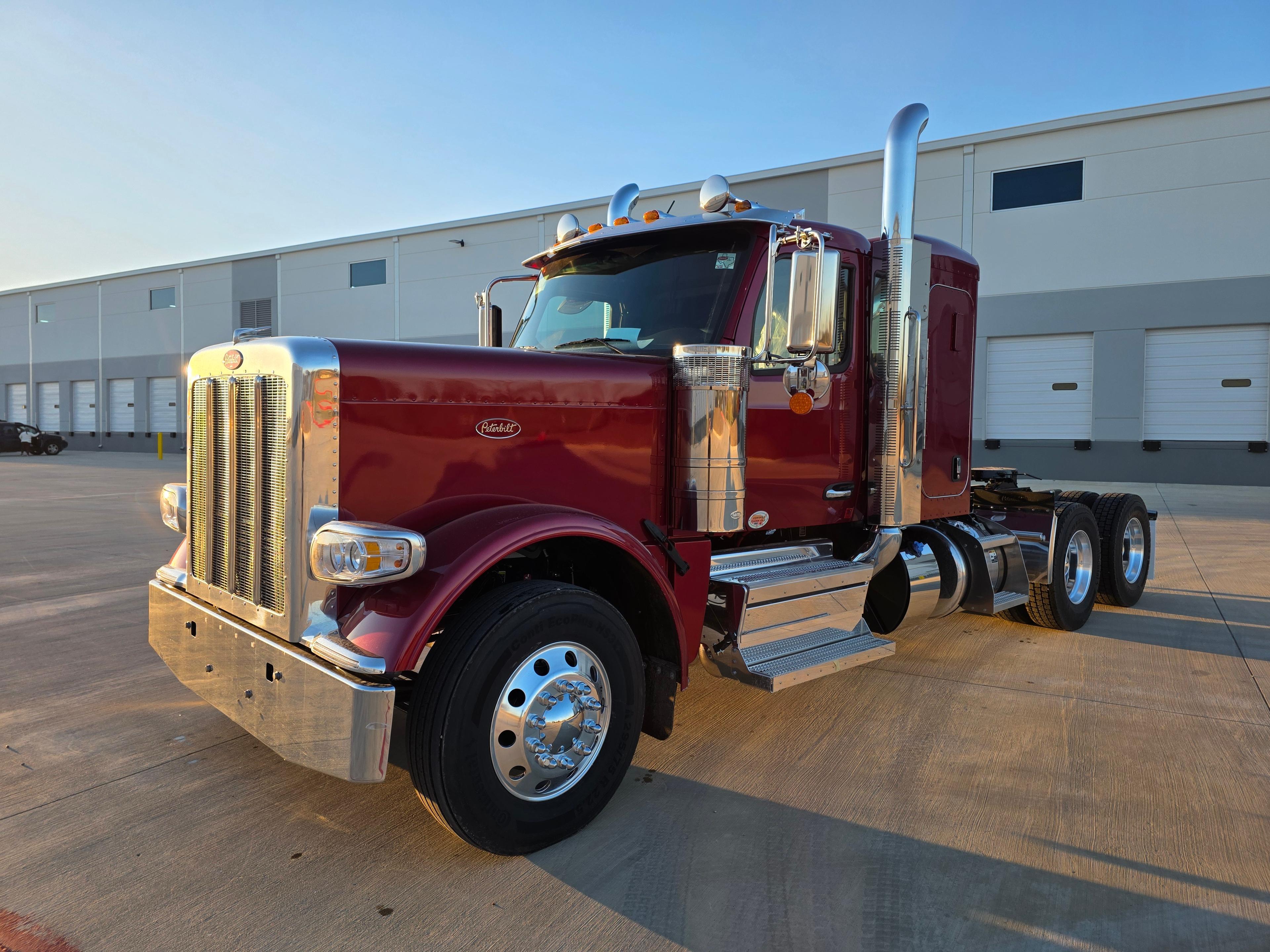 2027 Peterbilt 589