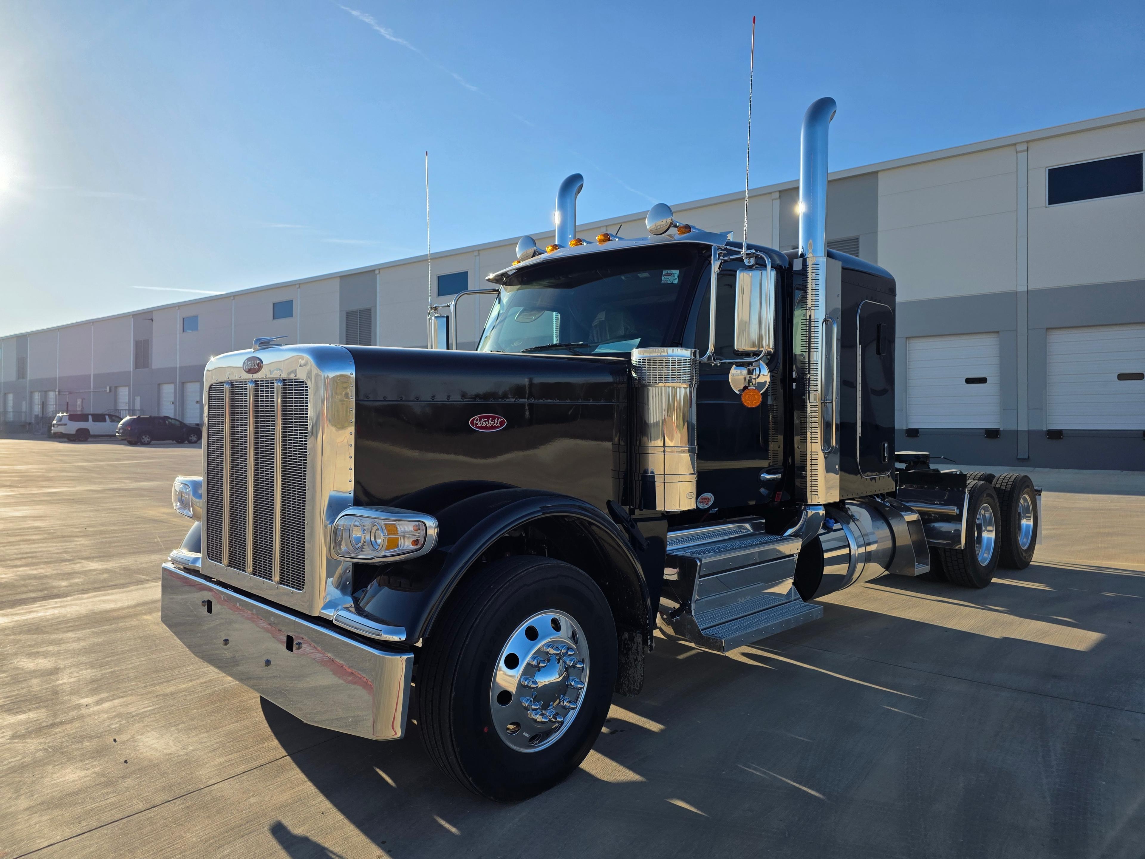 2027 Peterbilt 589