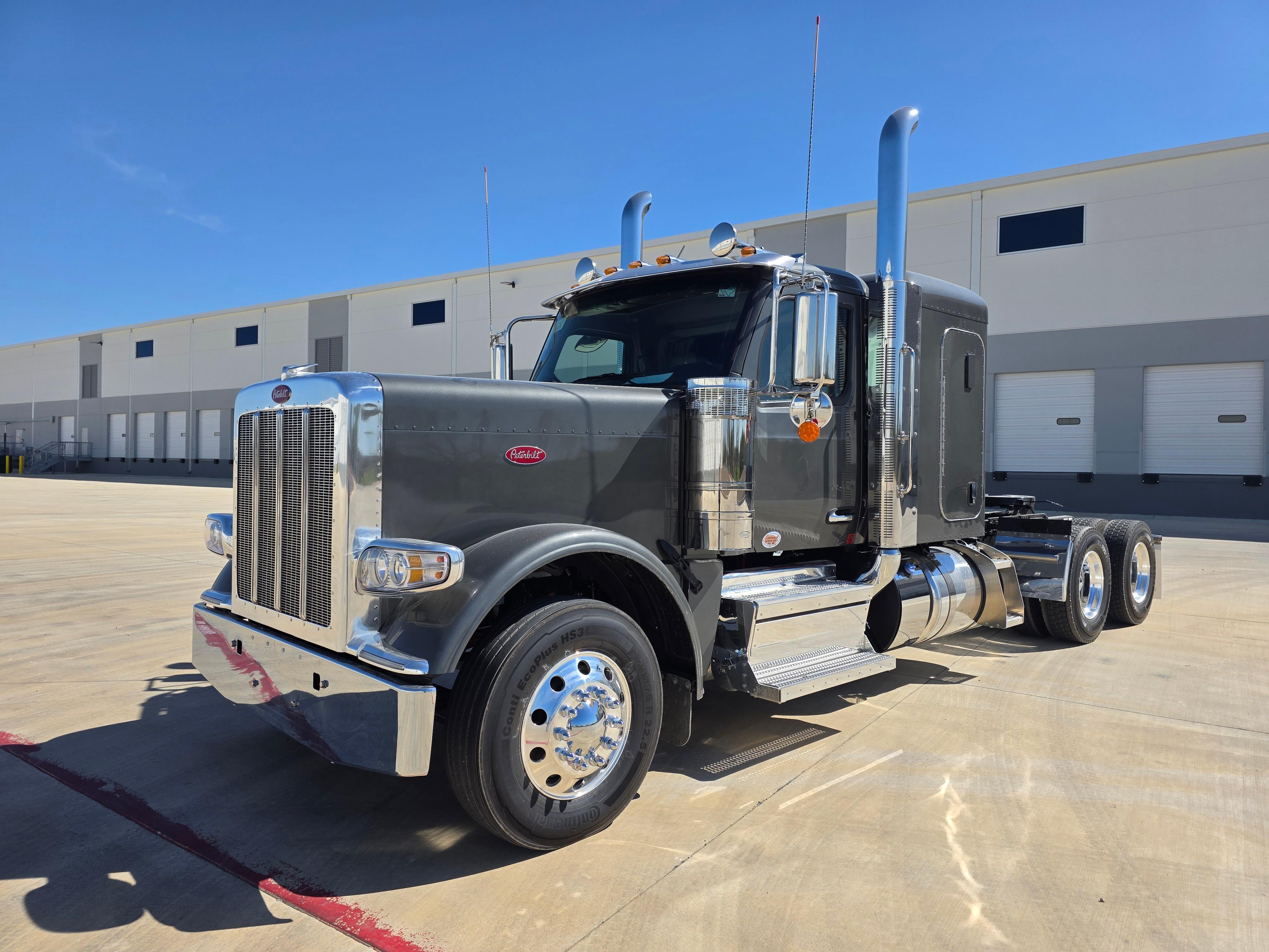 2027 Peterbilt 589
