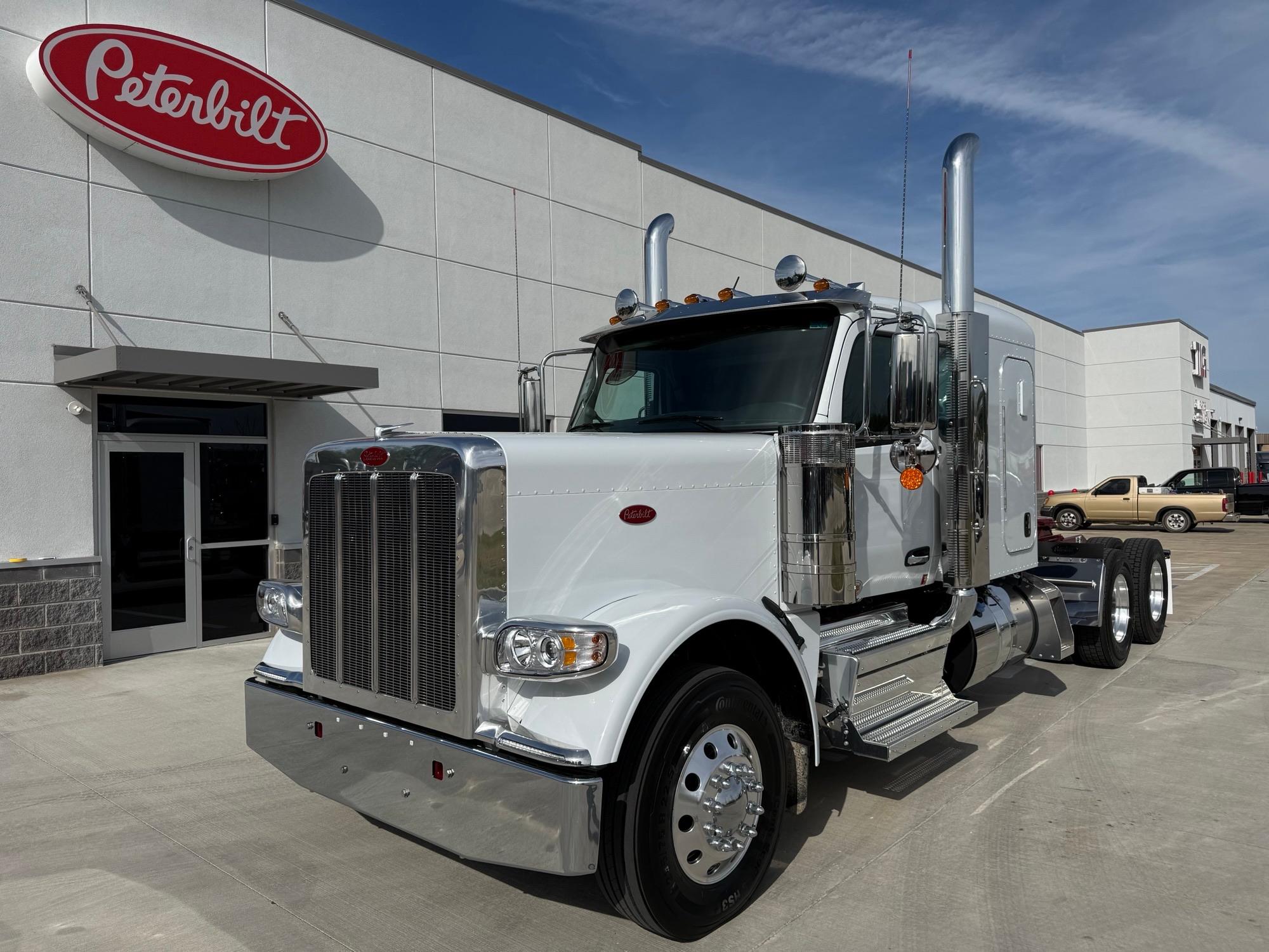 2027 Peterbilt 589