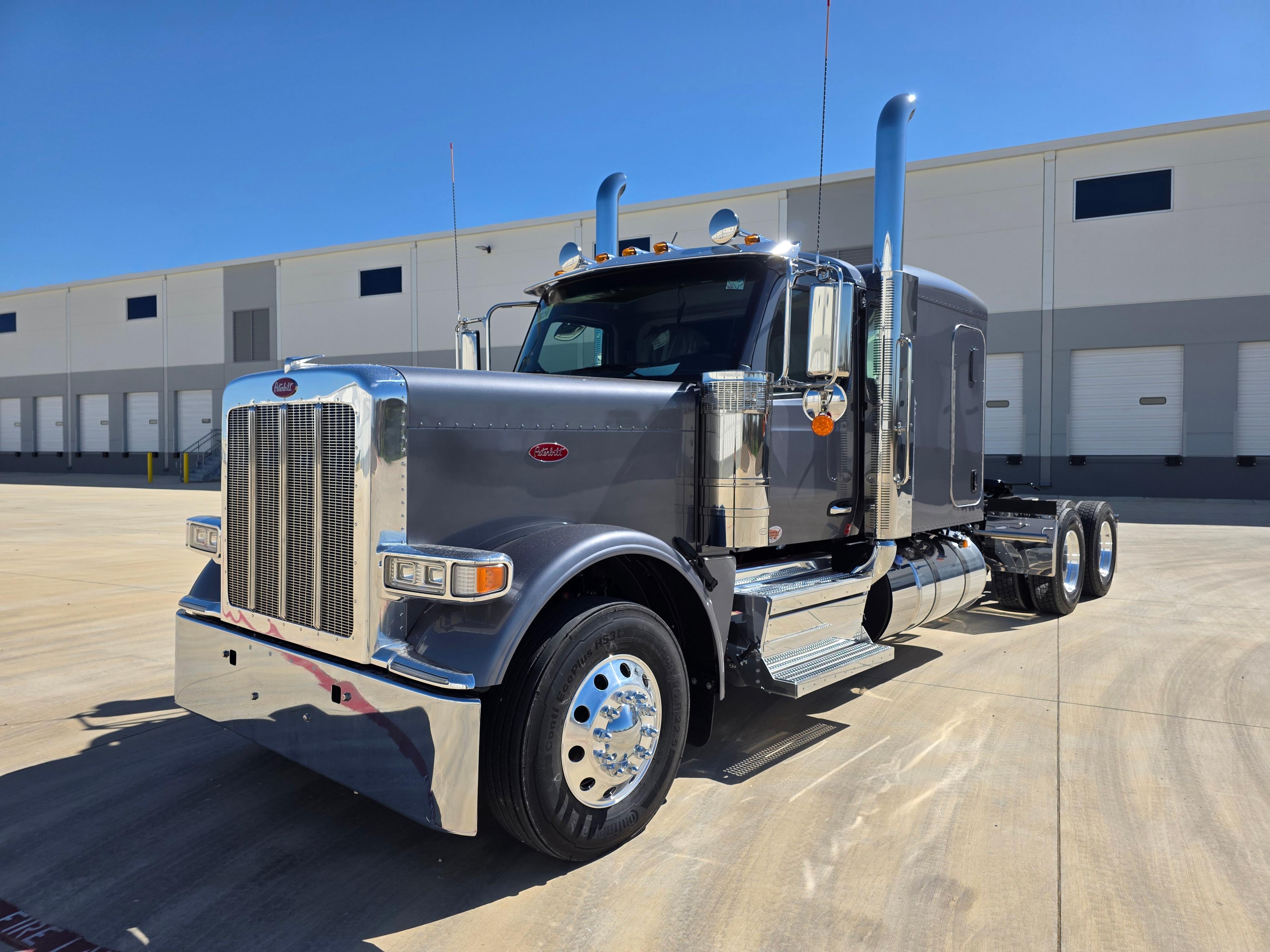 2027 Peterbilt 589