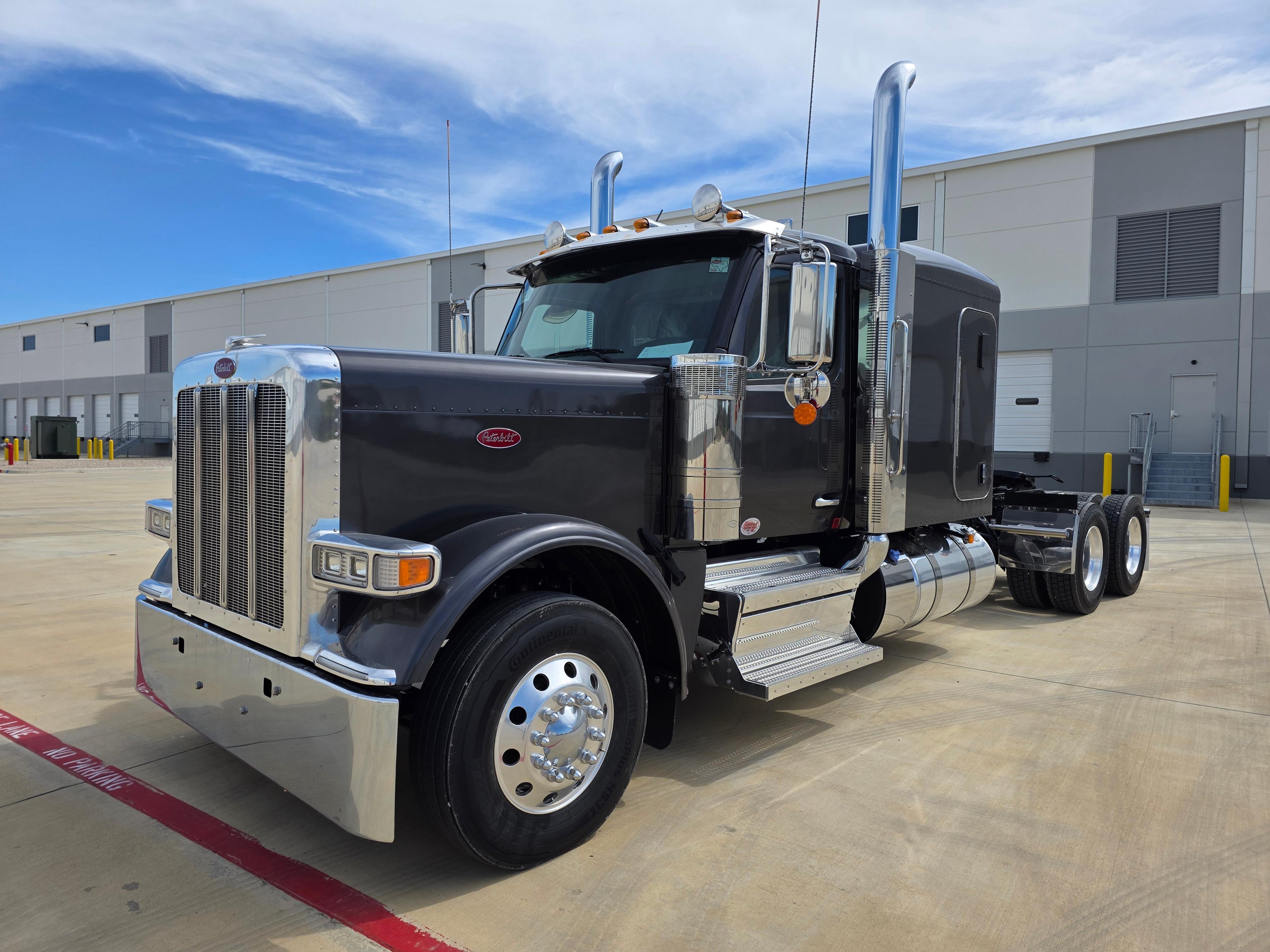 2027 Peterbilt 589