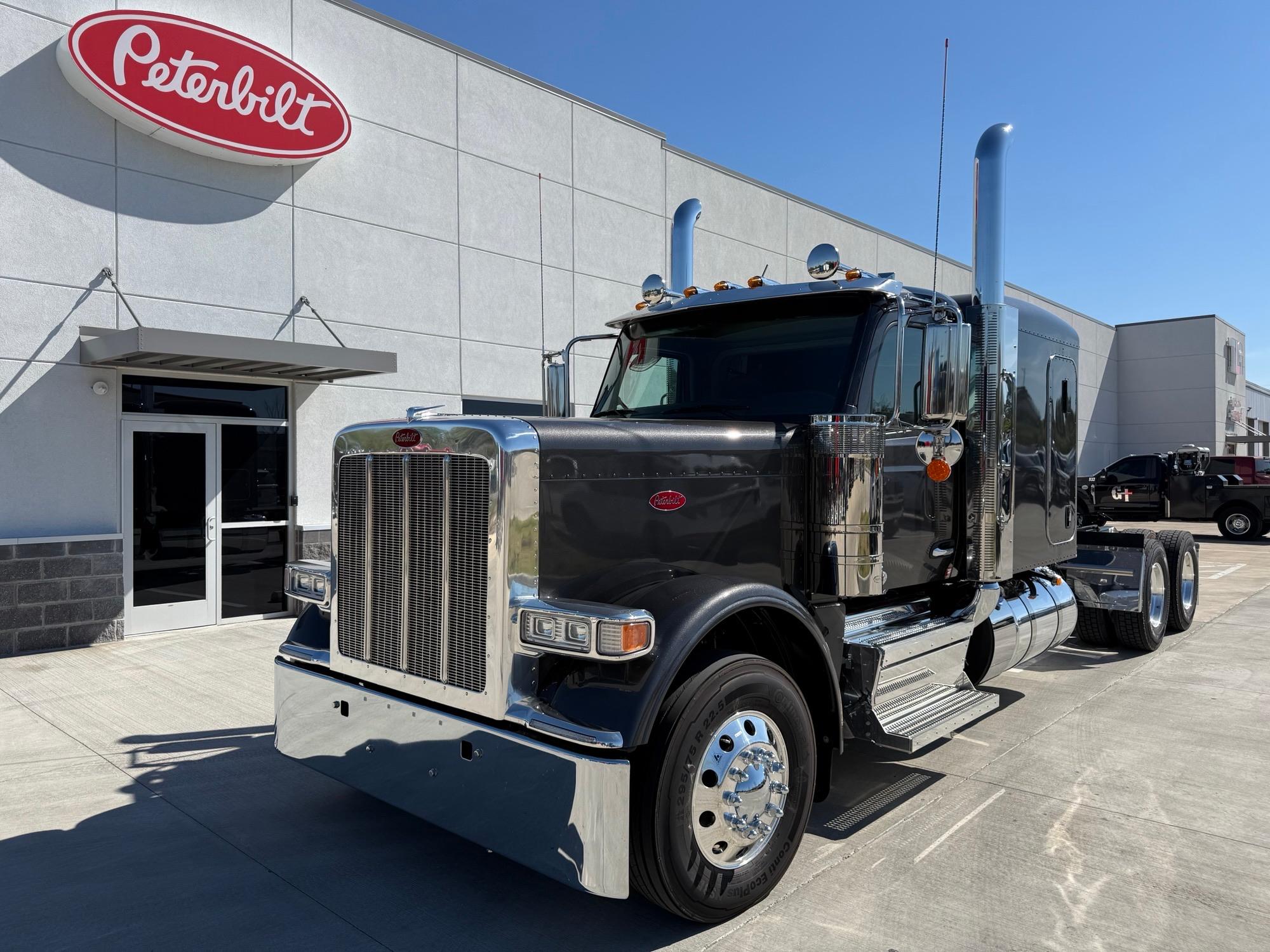 2027 Peterbilt 589