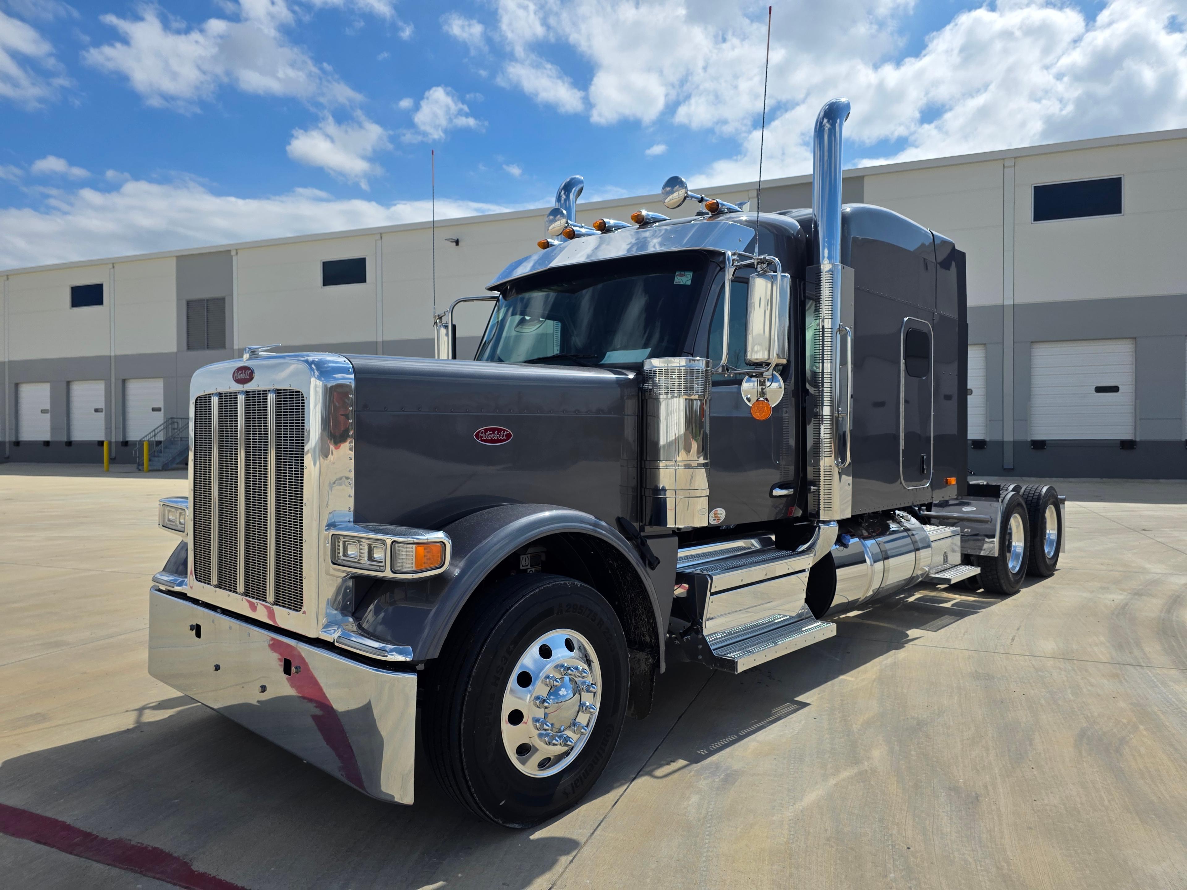 2027 Peterbilt 589