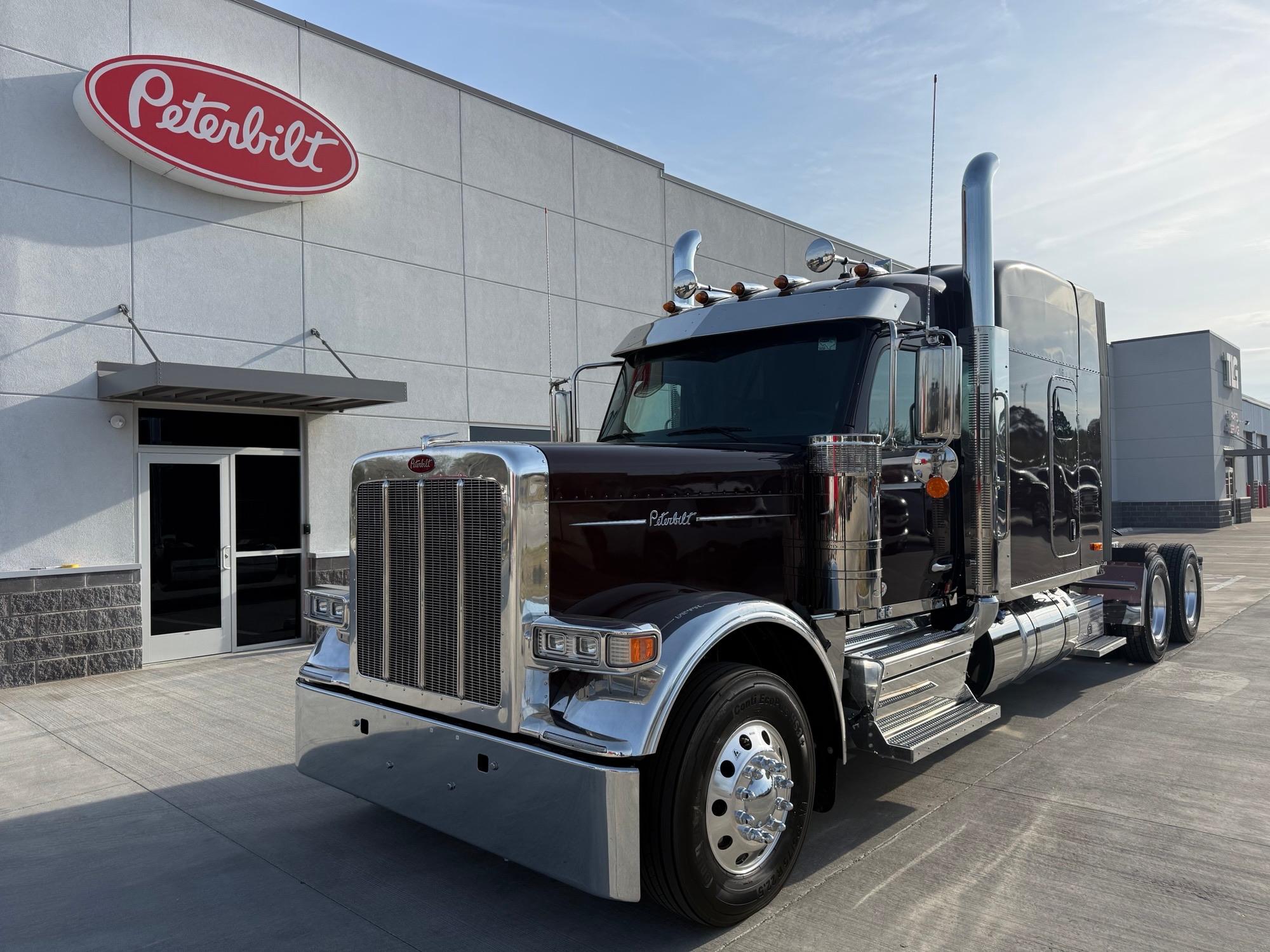 2027 Peterbilt 589