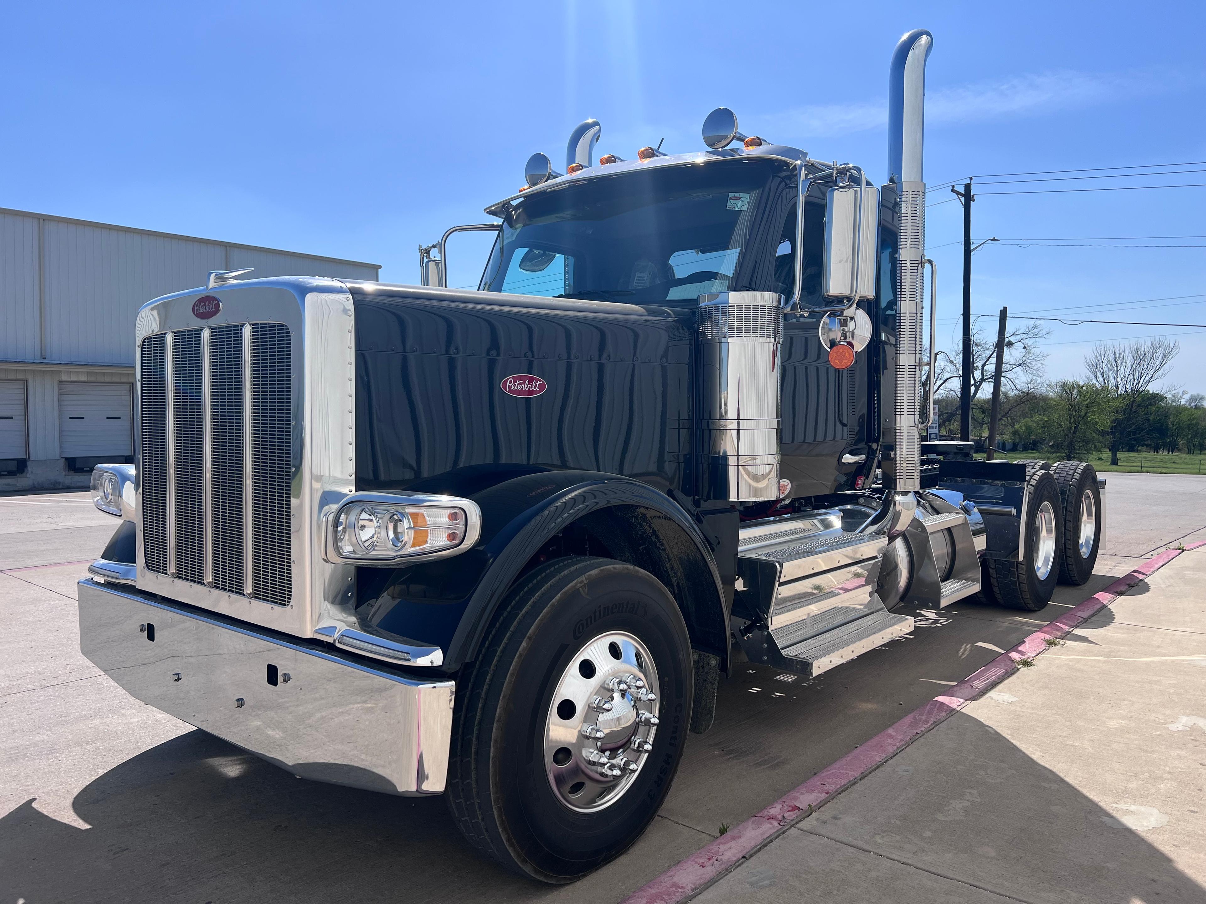 2027 Peterbilt 589