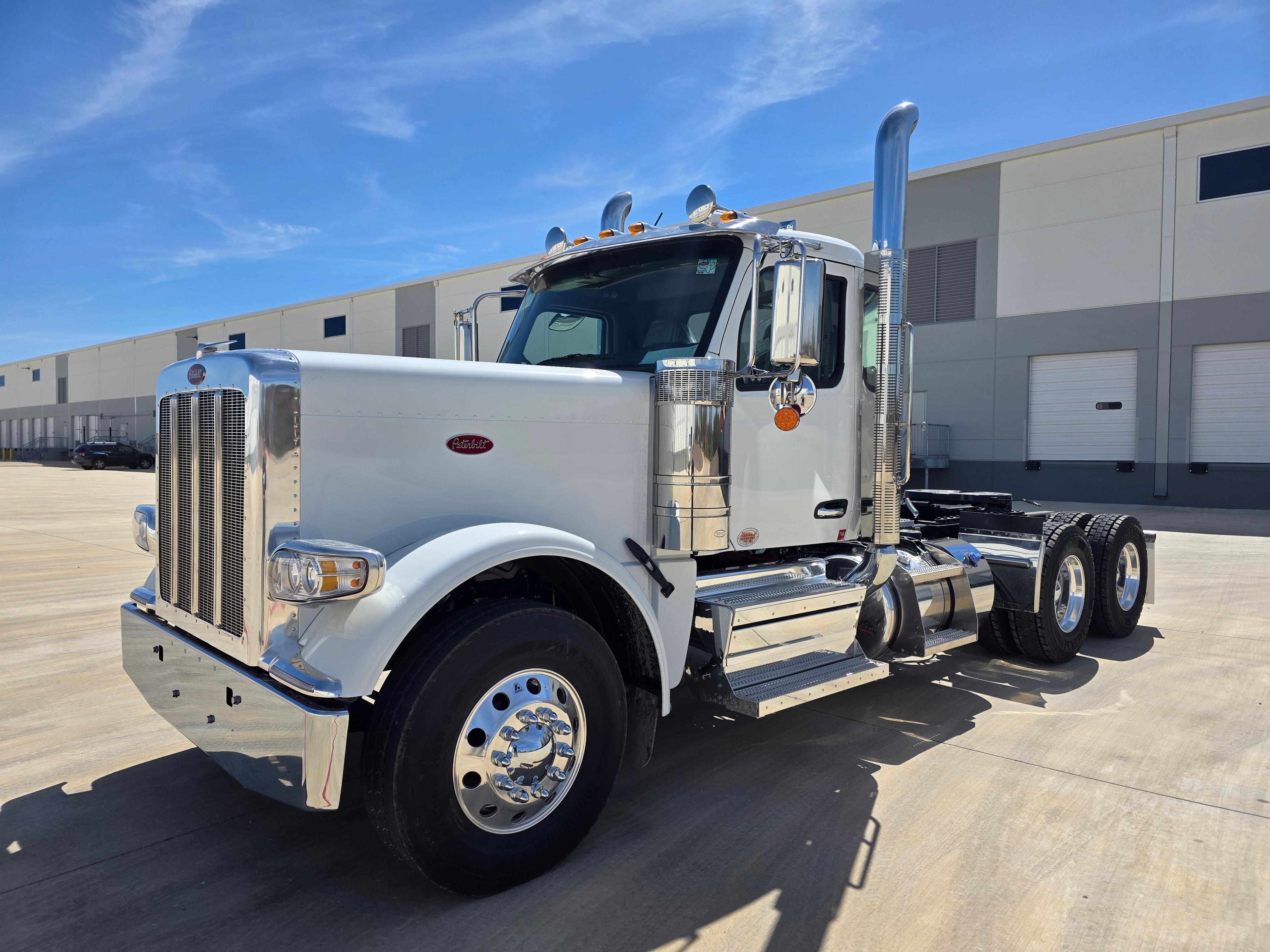 2027 Peterbilt 589
