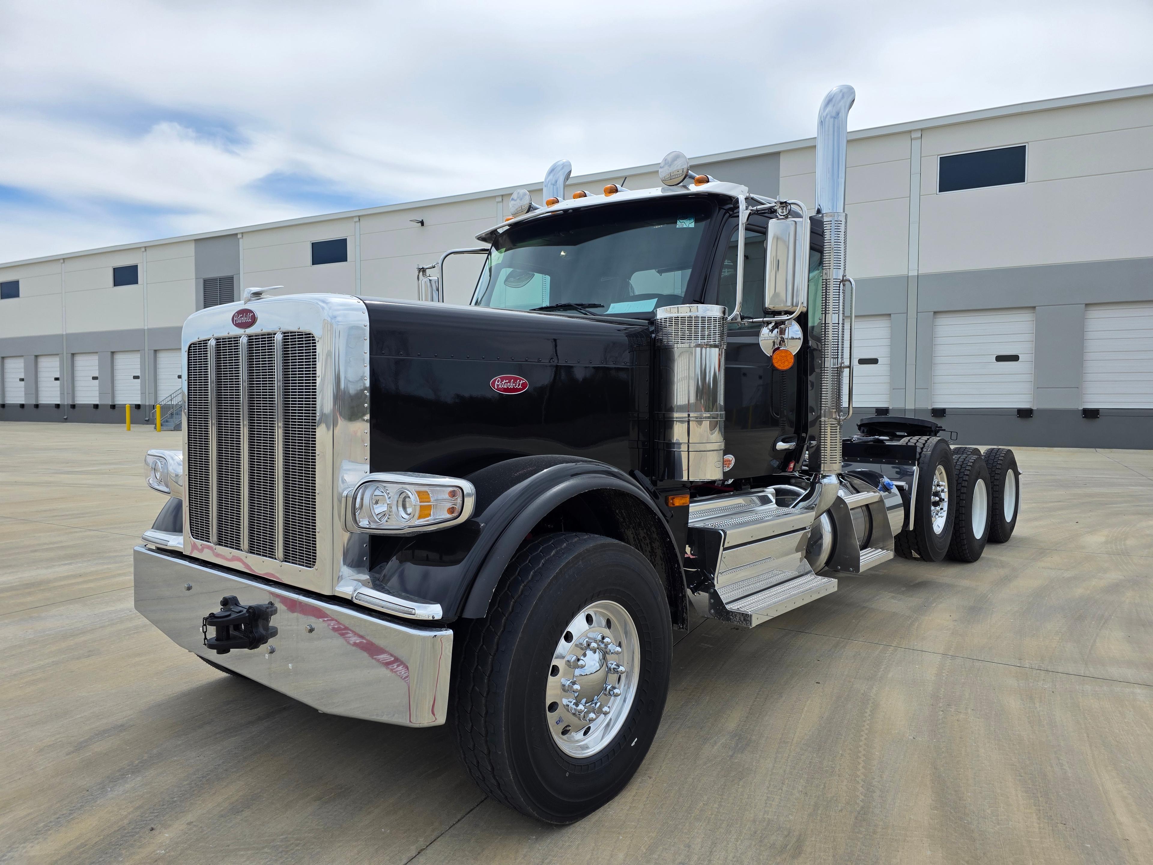 2027 Peterbilt 589