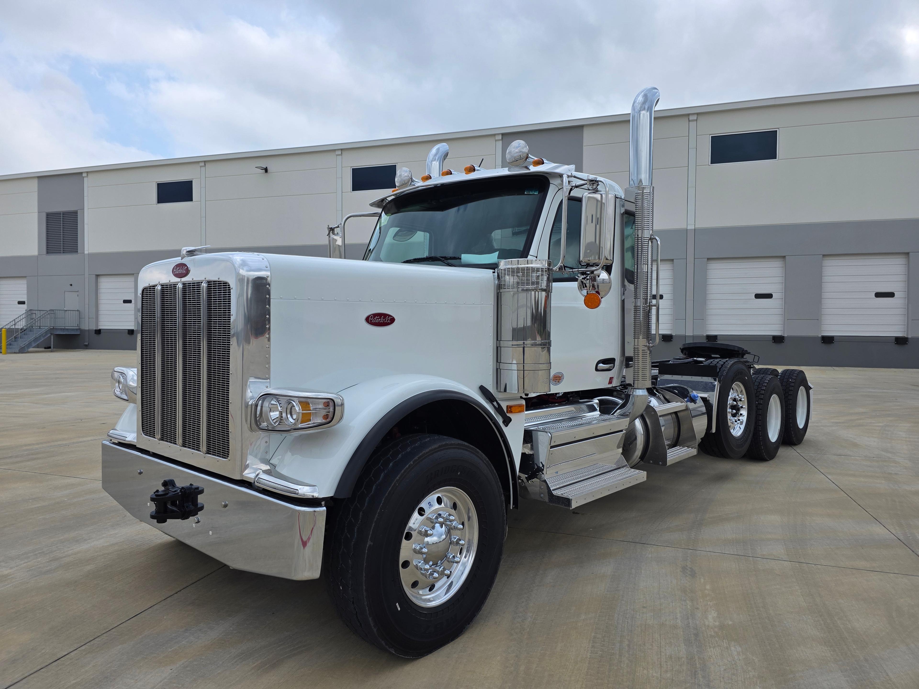 2027 Peterbilt 589