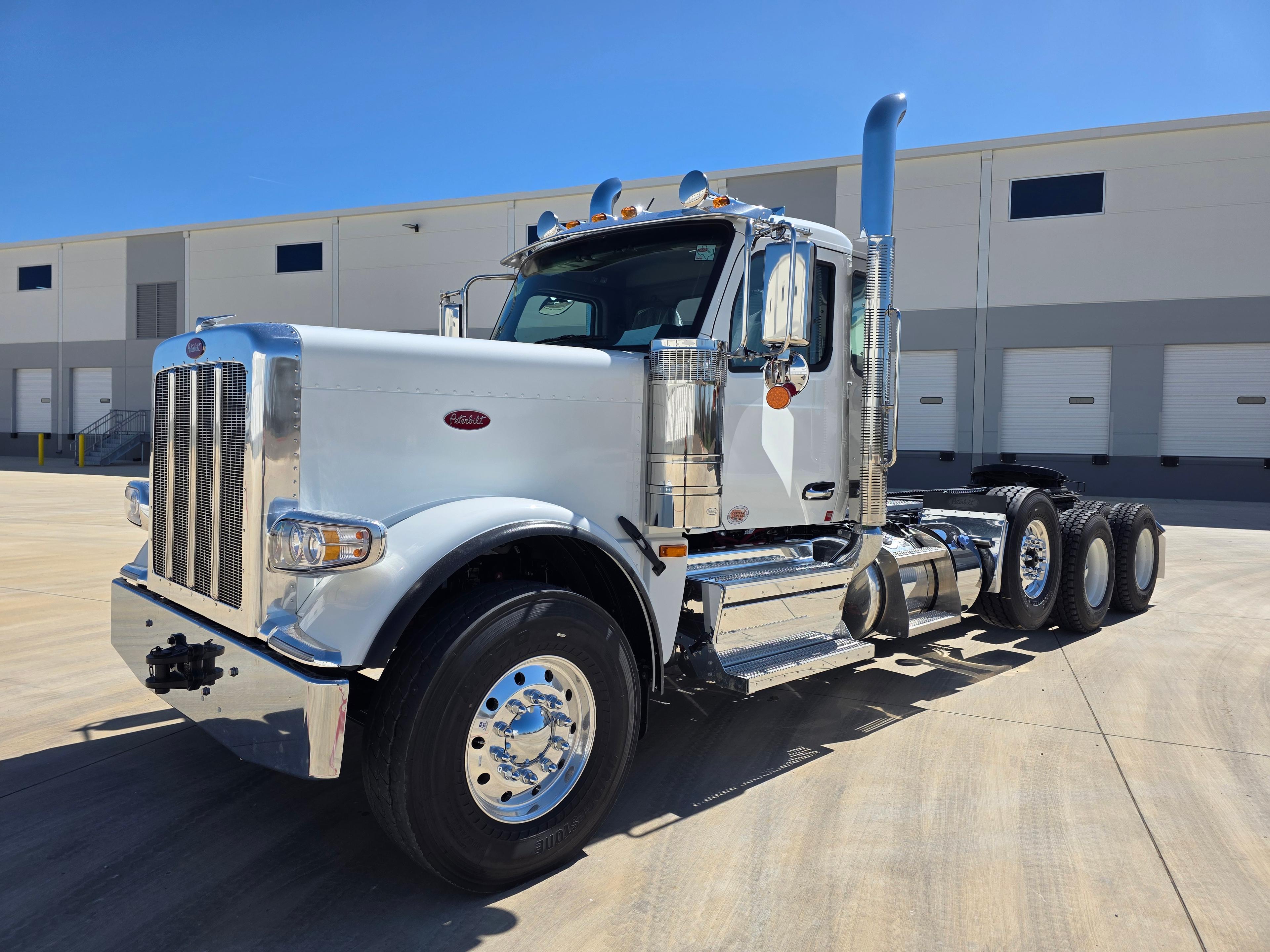 2027 Peterbilt 589