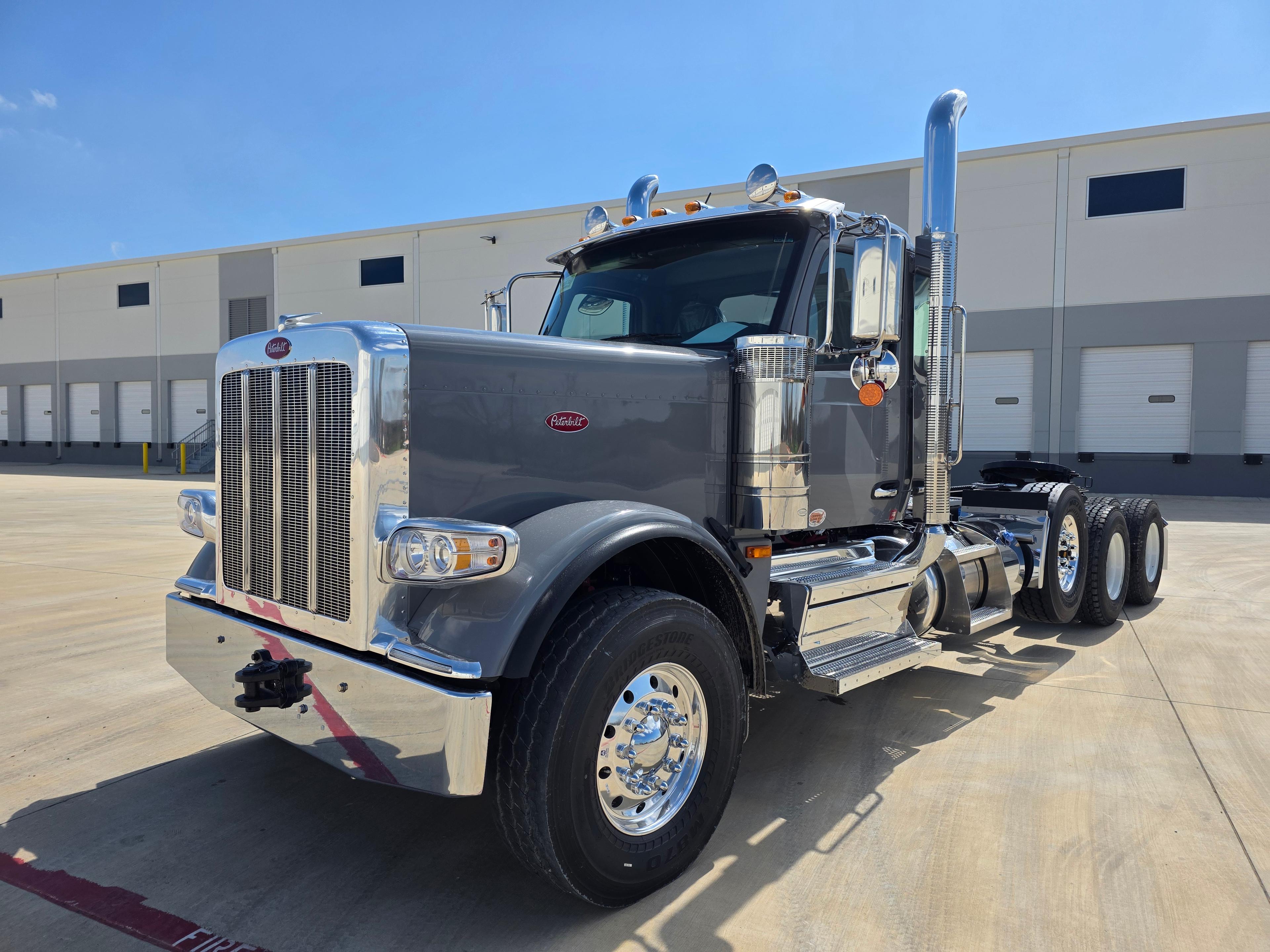 2027 Peterbilt 589