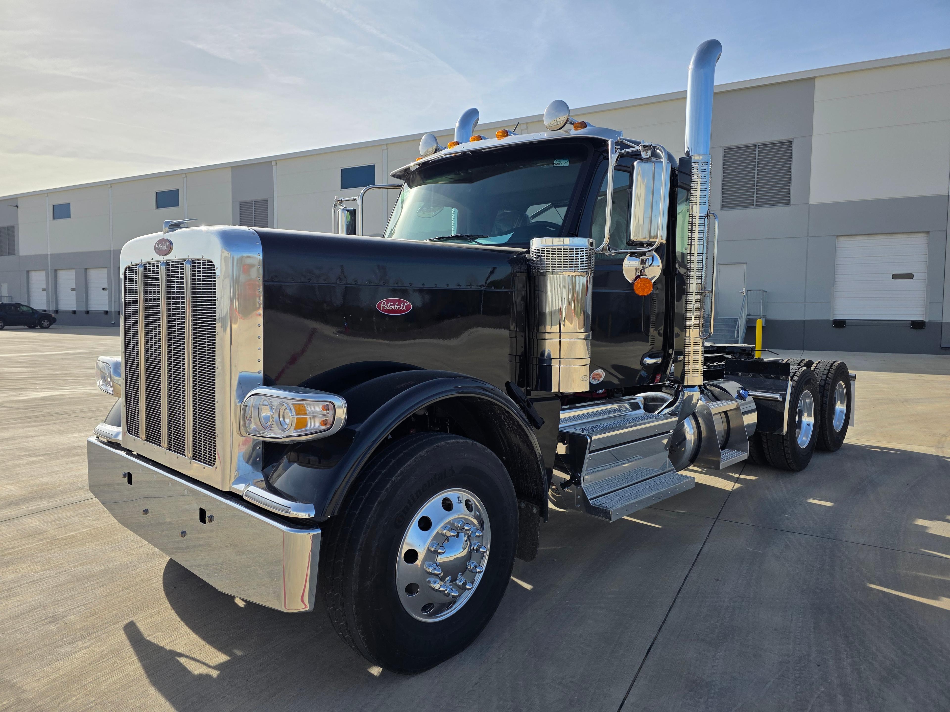 2027 Peterbilt 589