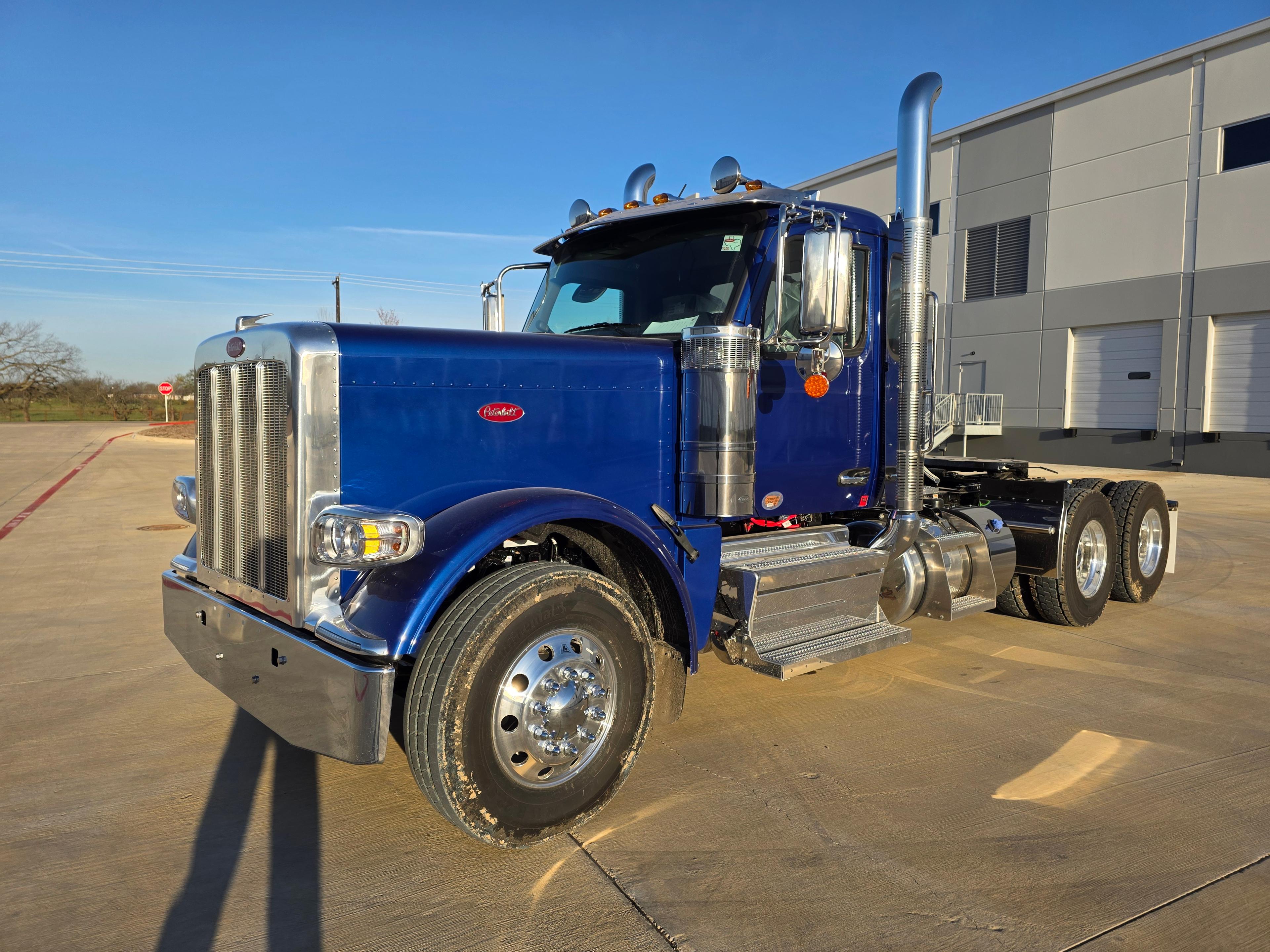 2027 Peterbilt 589