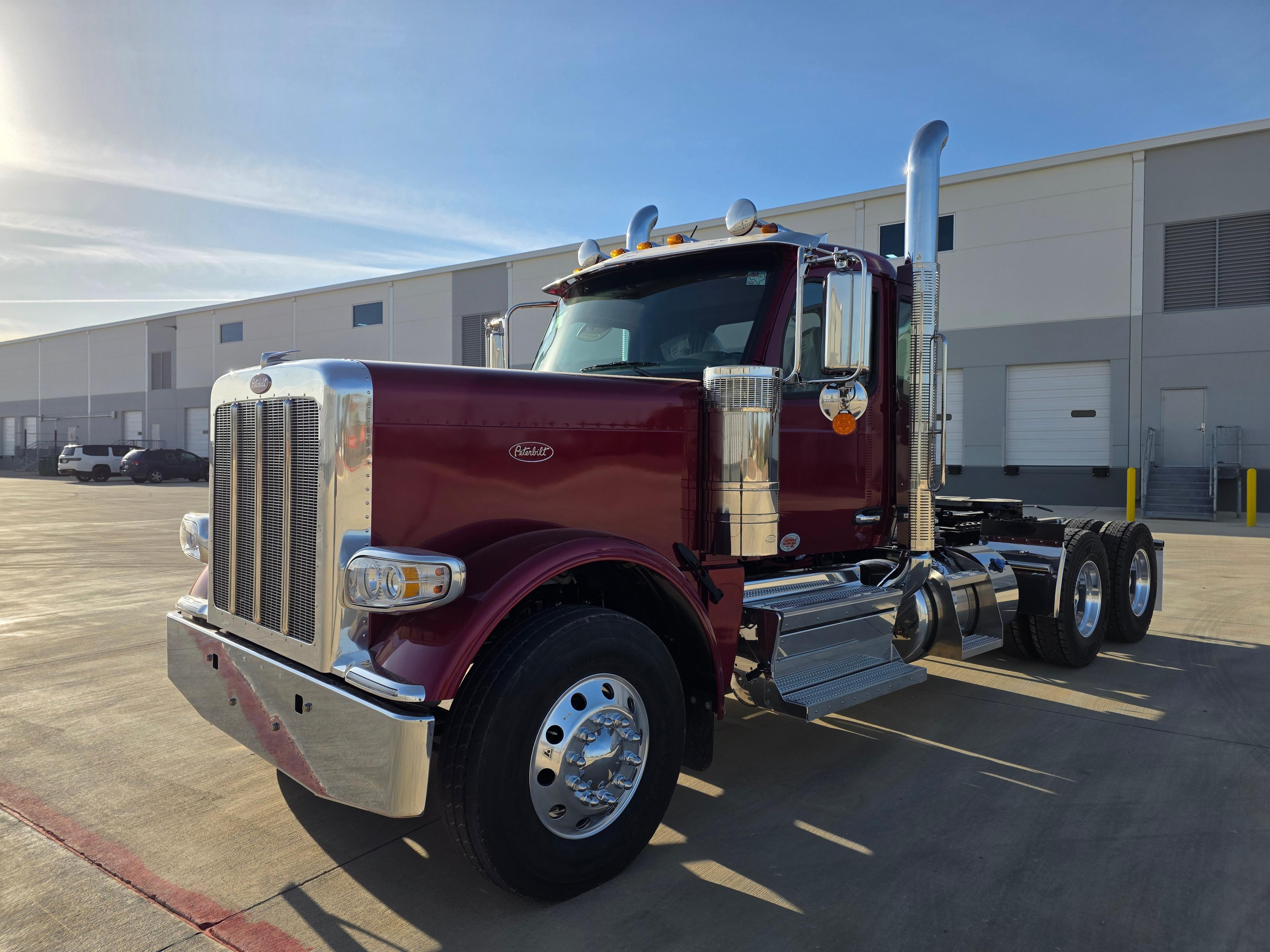 2027 Peterbilt 589