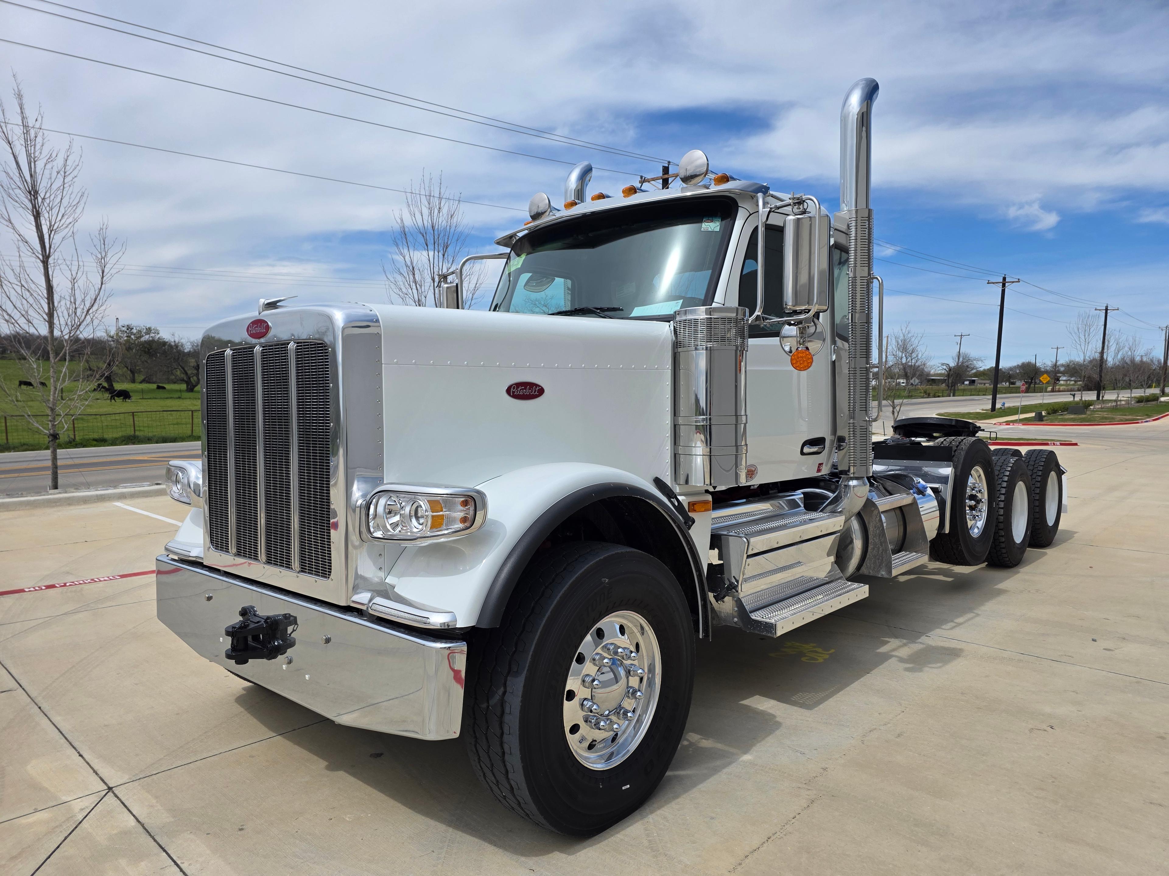 2027 Peterbilt 589