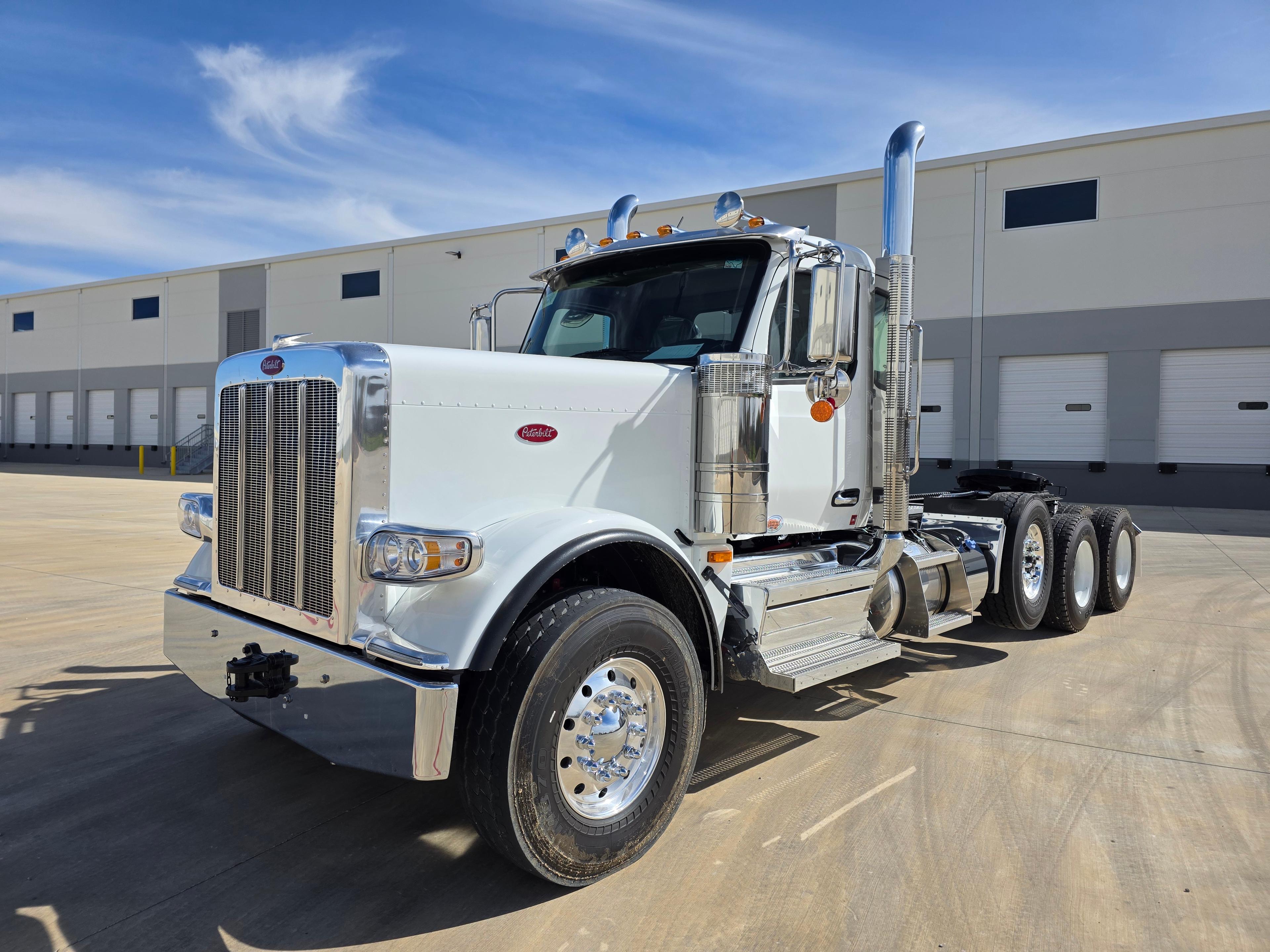 2027 Peterbilt 589