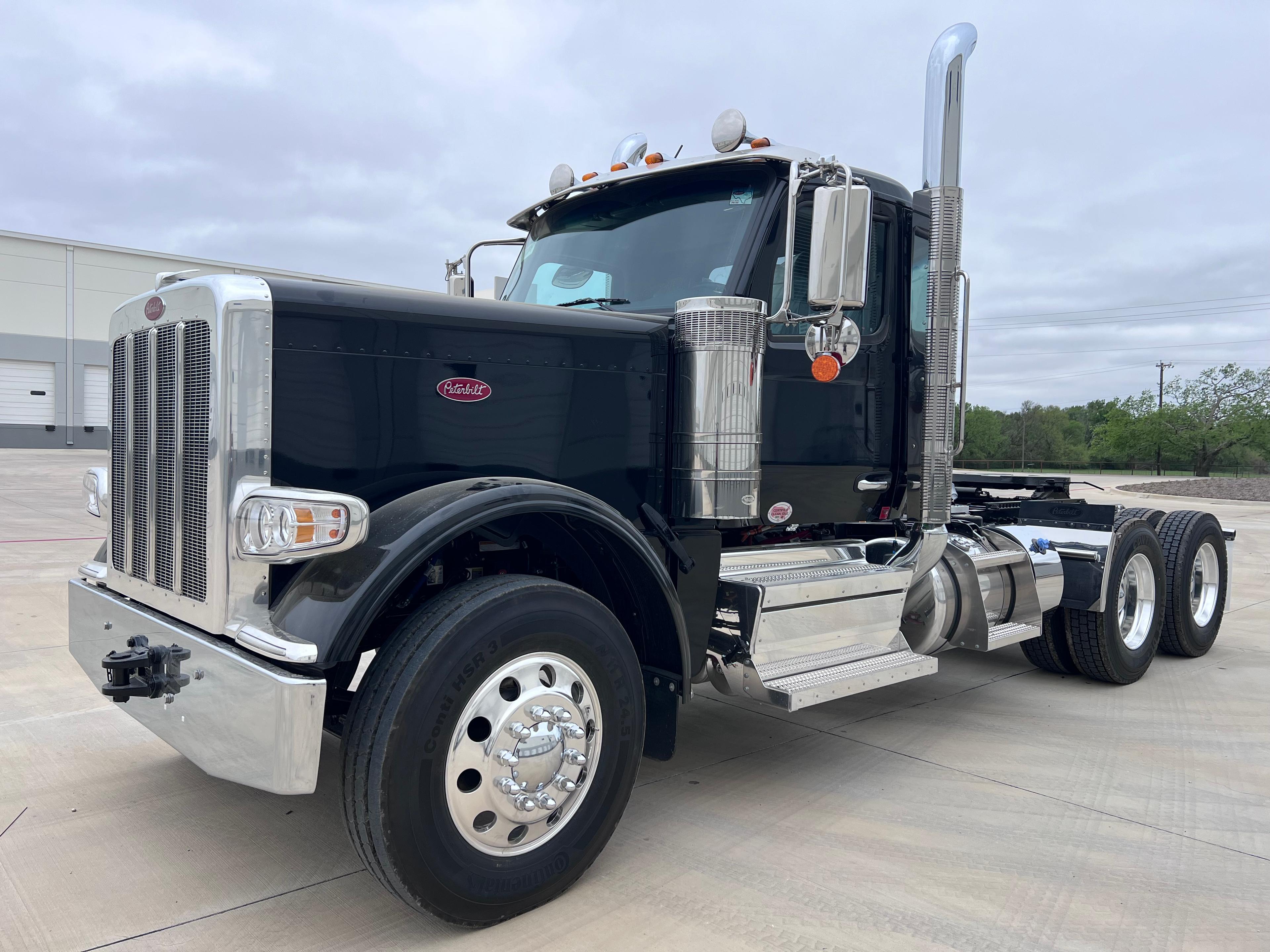 2027 Peterbilt 589