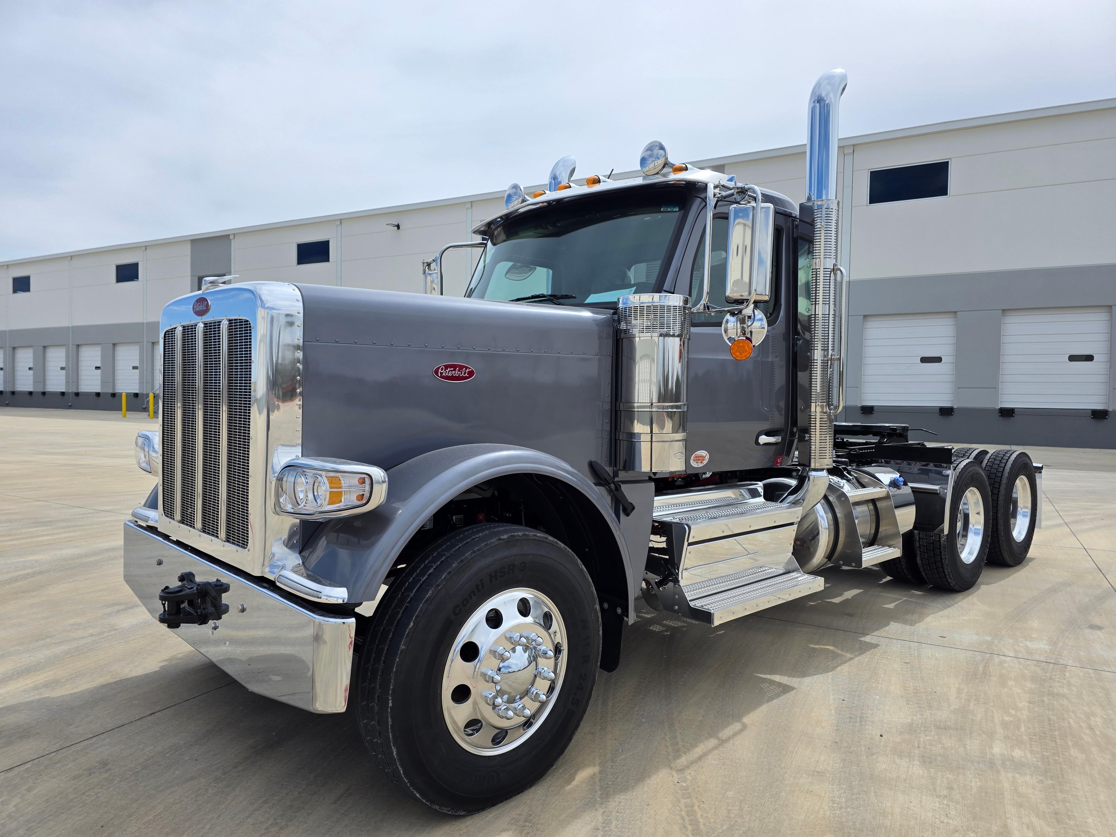 2027 Peterbilt 589