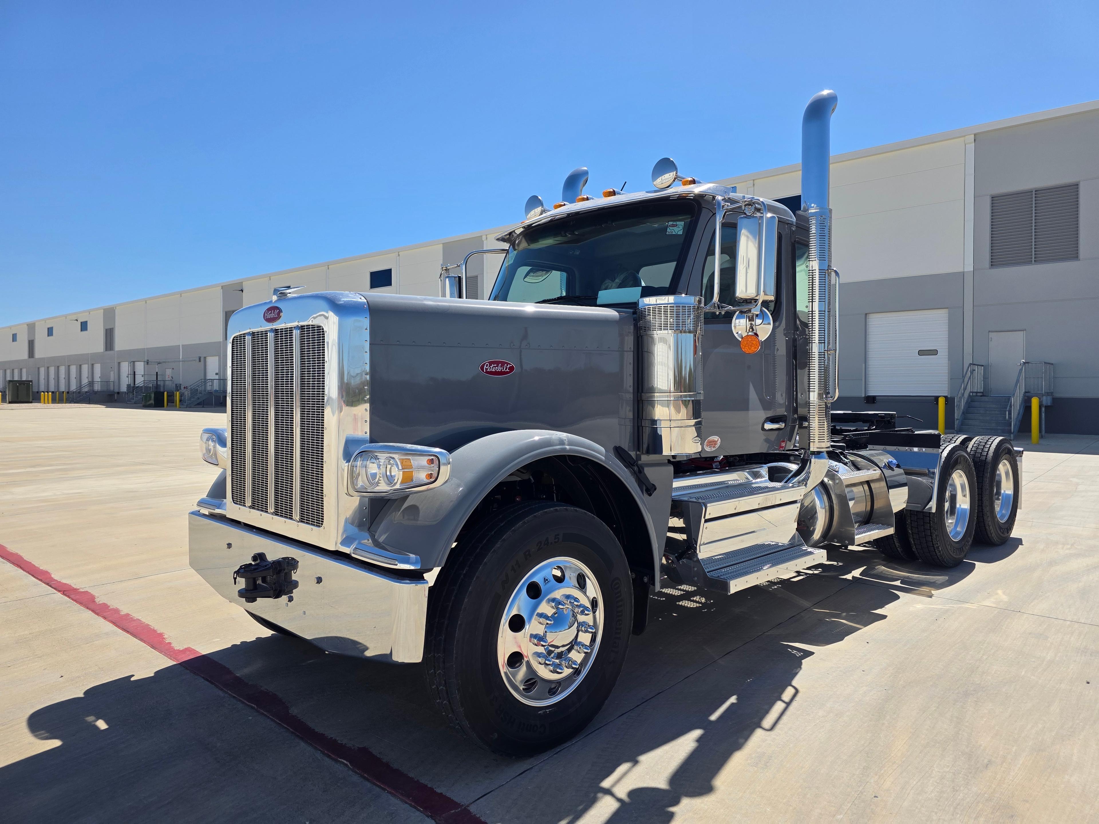 2027 Peterbilt 589