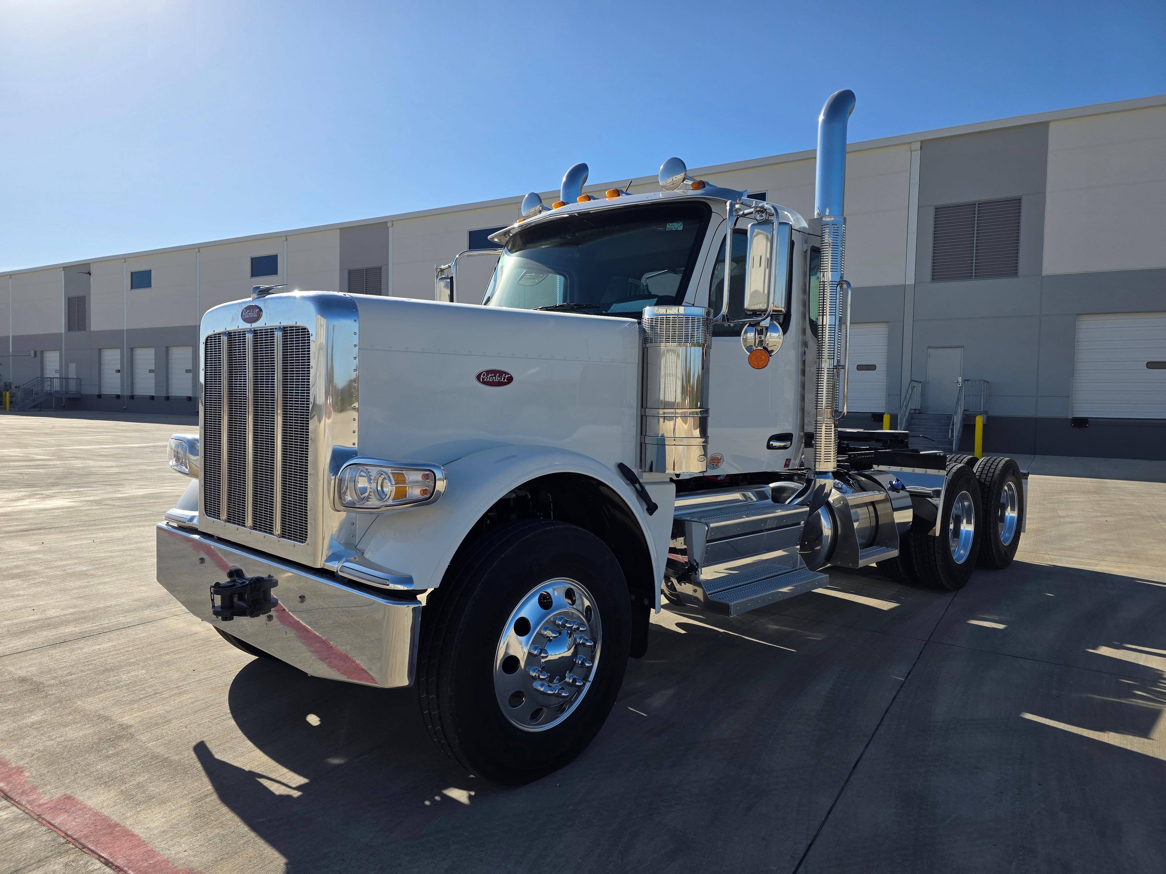 2027 Peterbilt 589